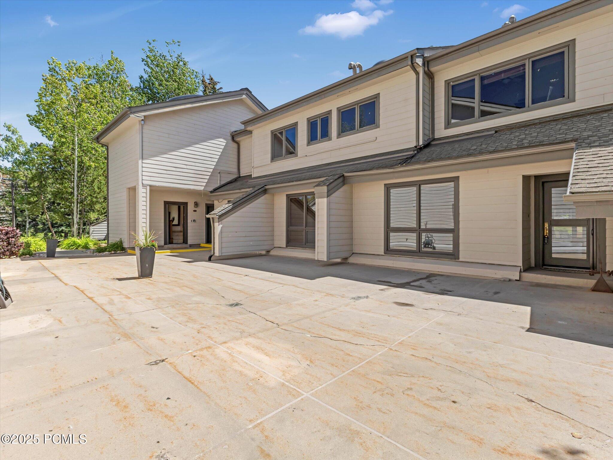 1574 N Deer Valley Drive N Drive