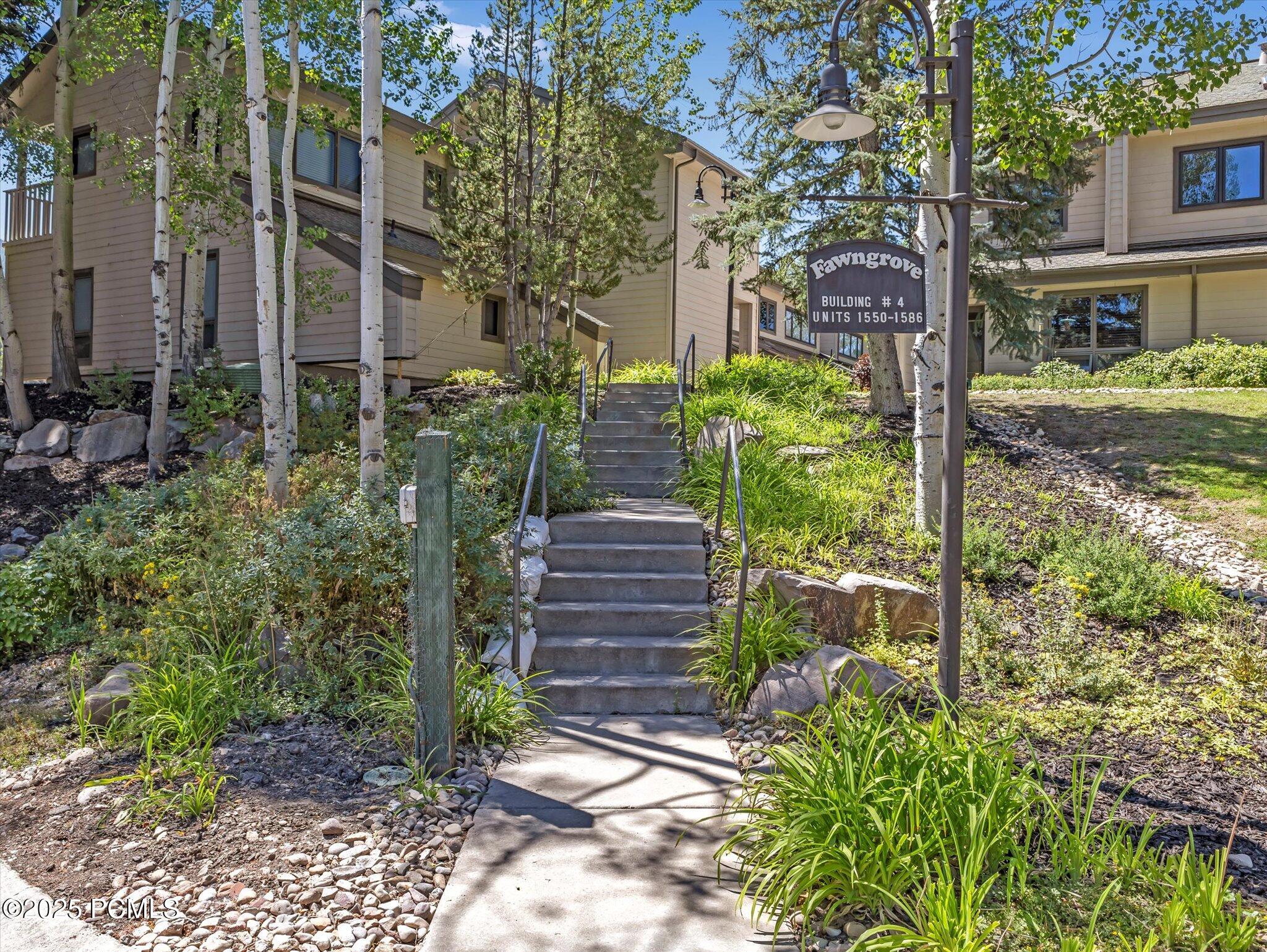 1574 N Deer Valley Drive N Drive
