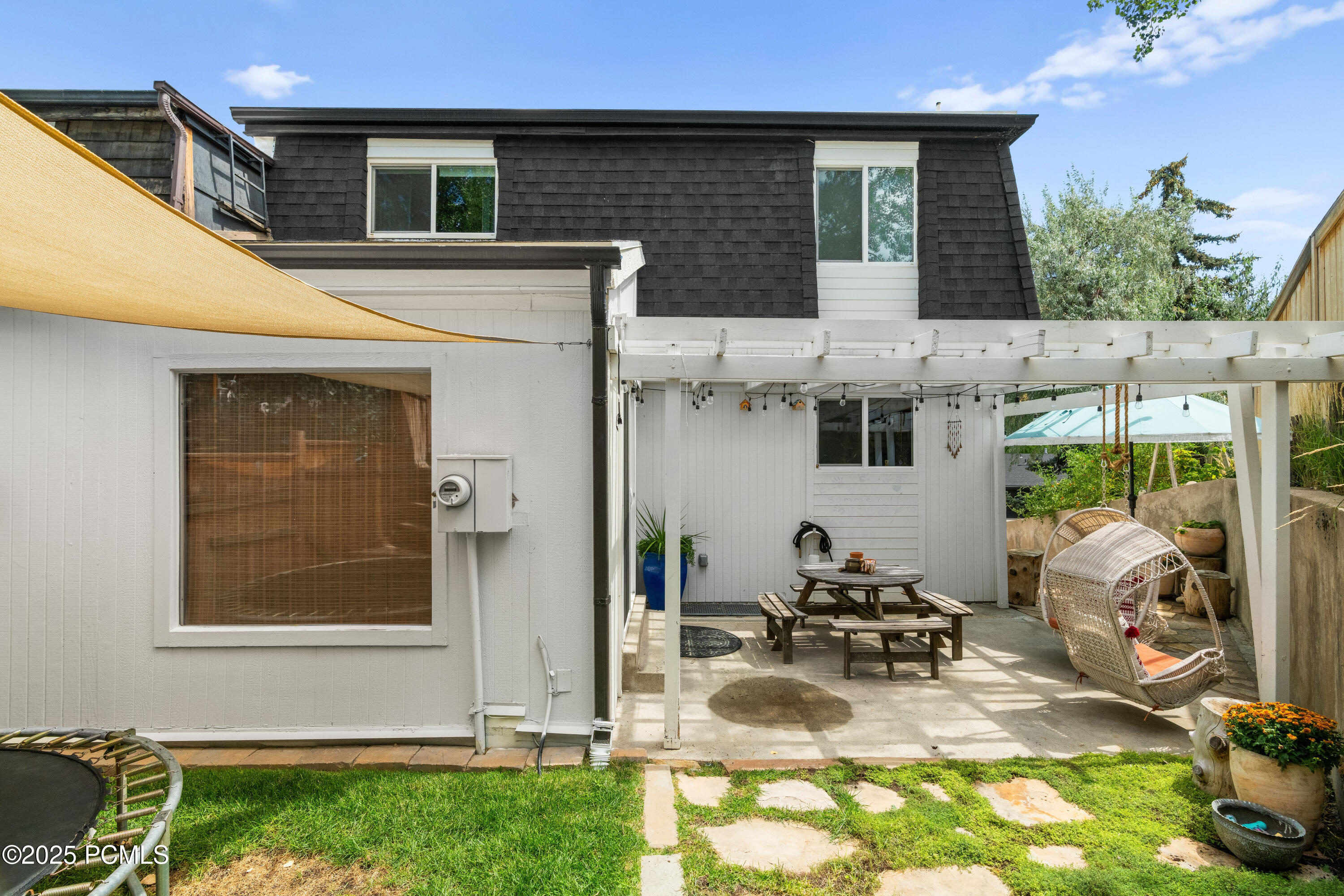 7736 S Avondale Drive