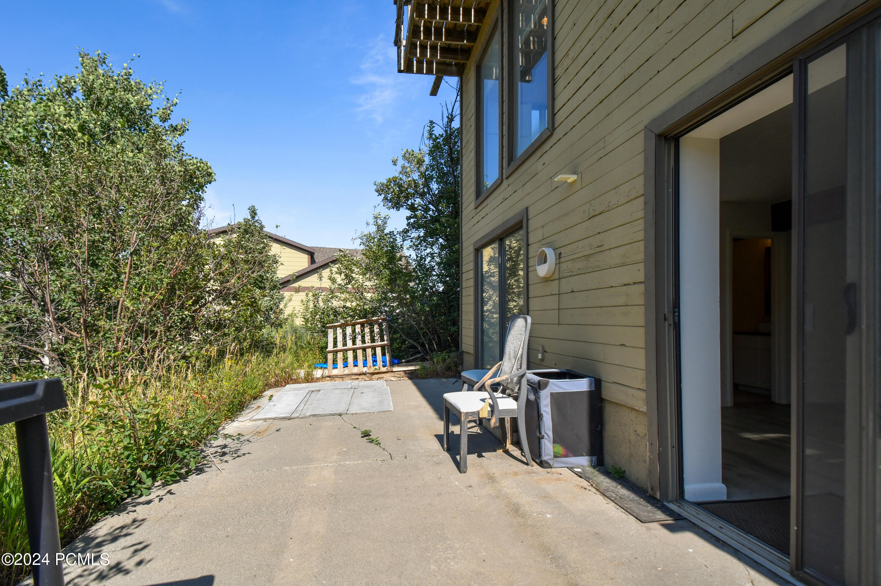 4553 W Balsam