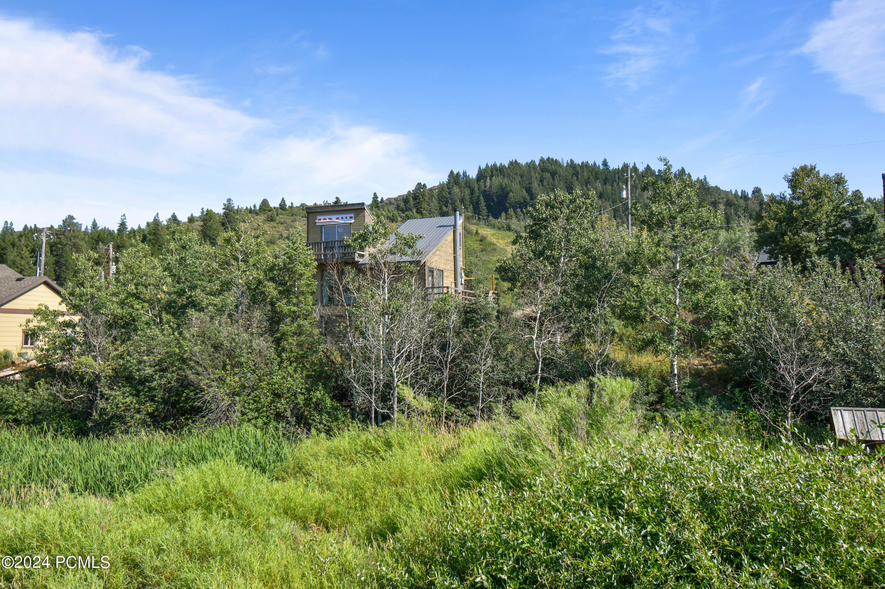 4553 W Balsam