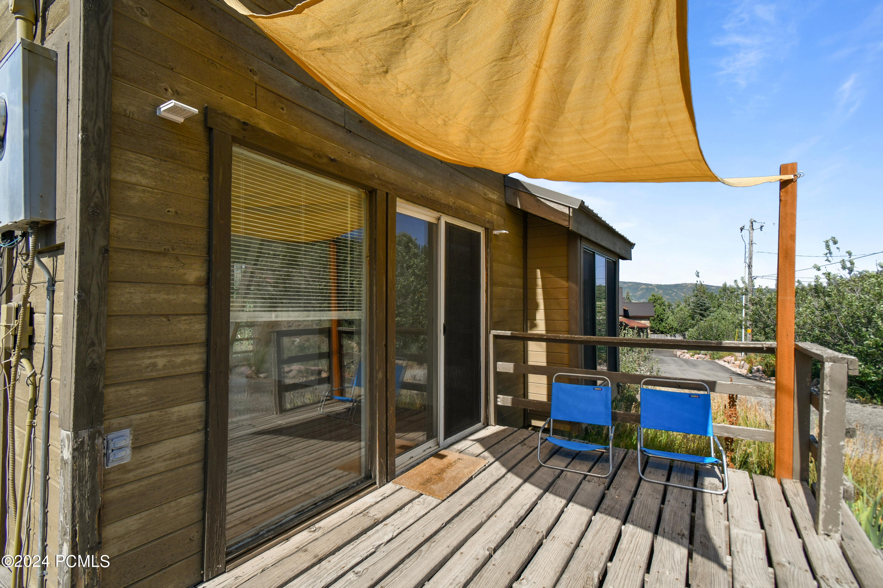 4553 W Balsam