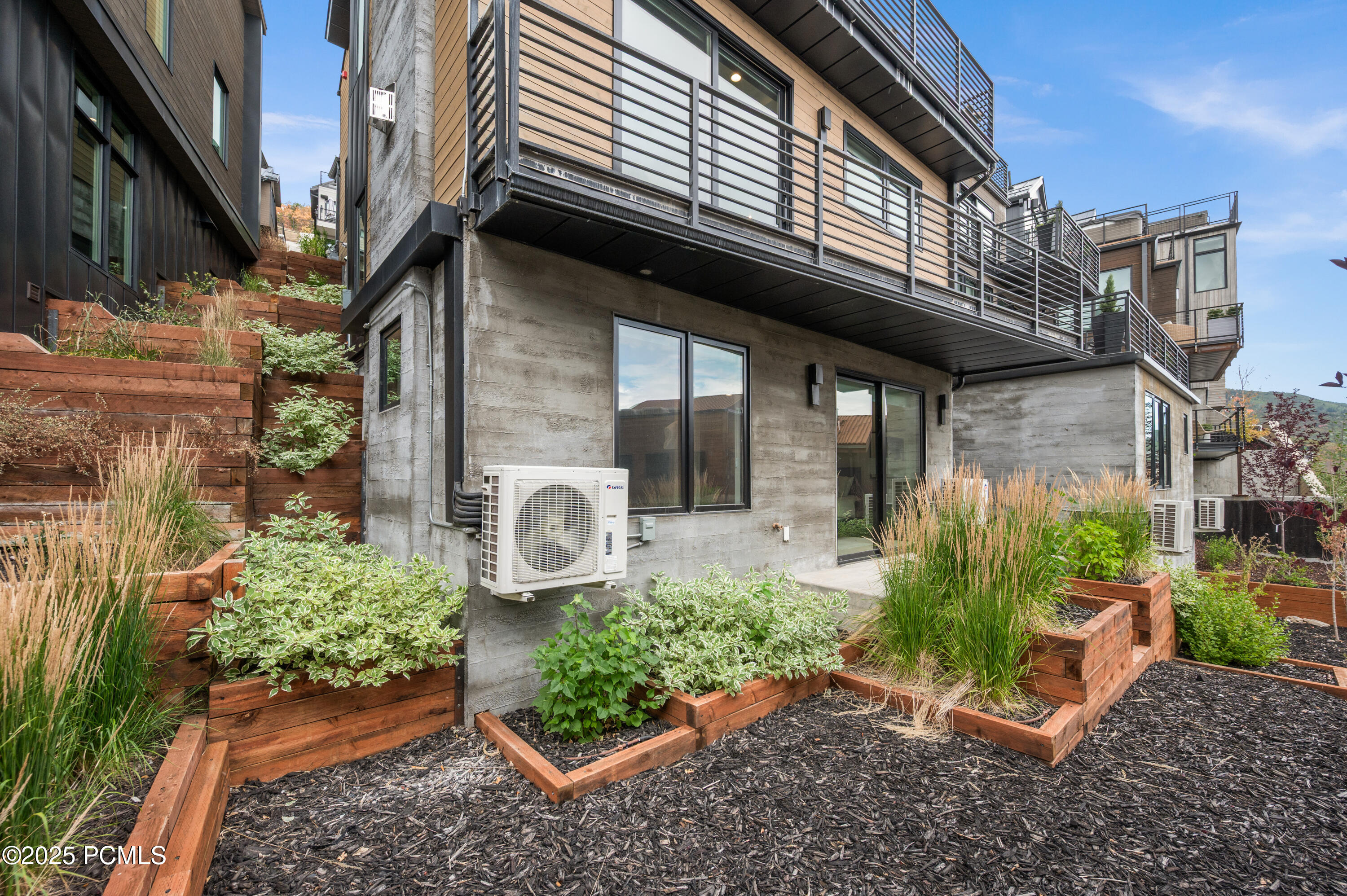 1252 Rothwell Road