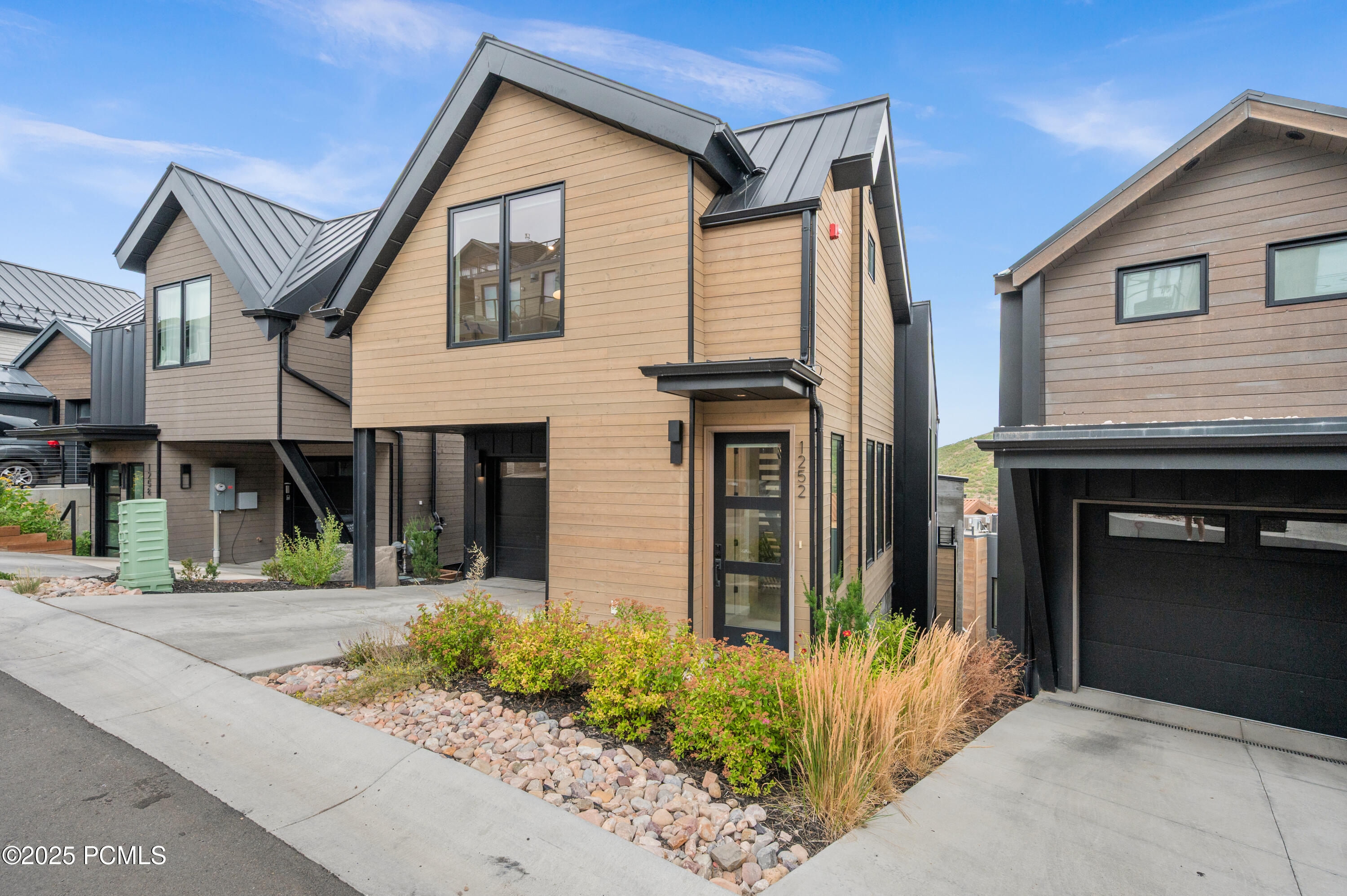 1252 Rothwell Road