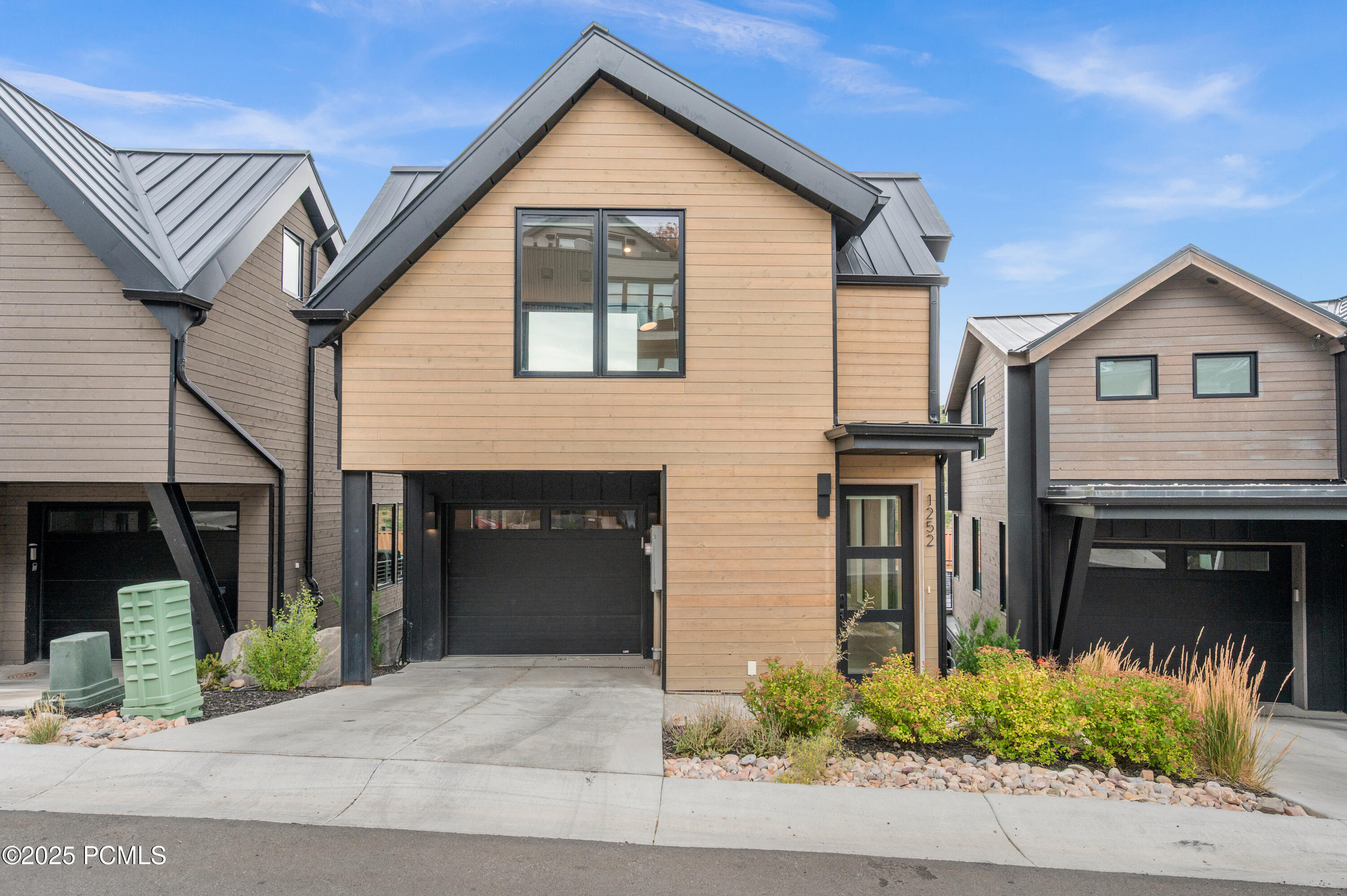 1252 Rothwell Road