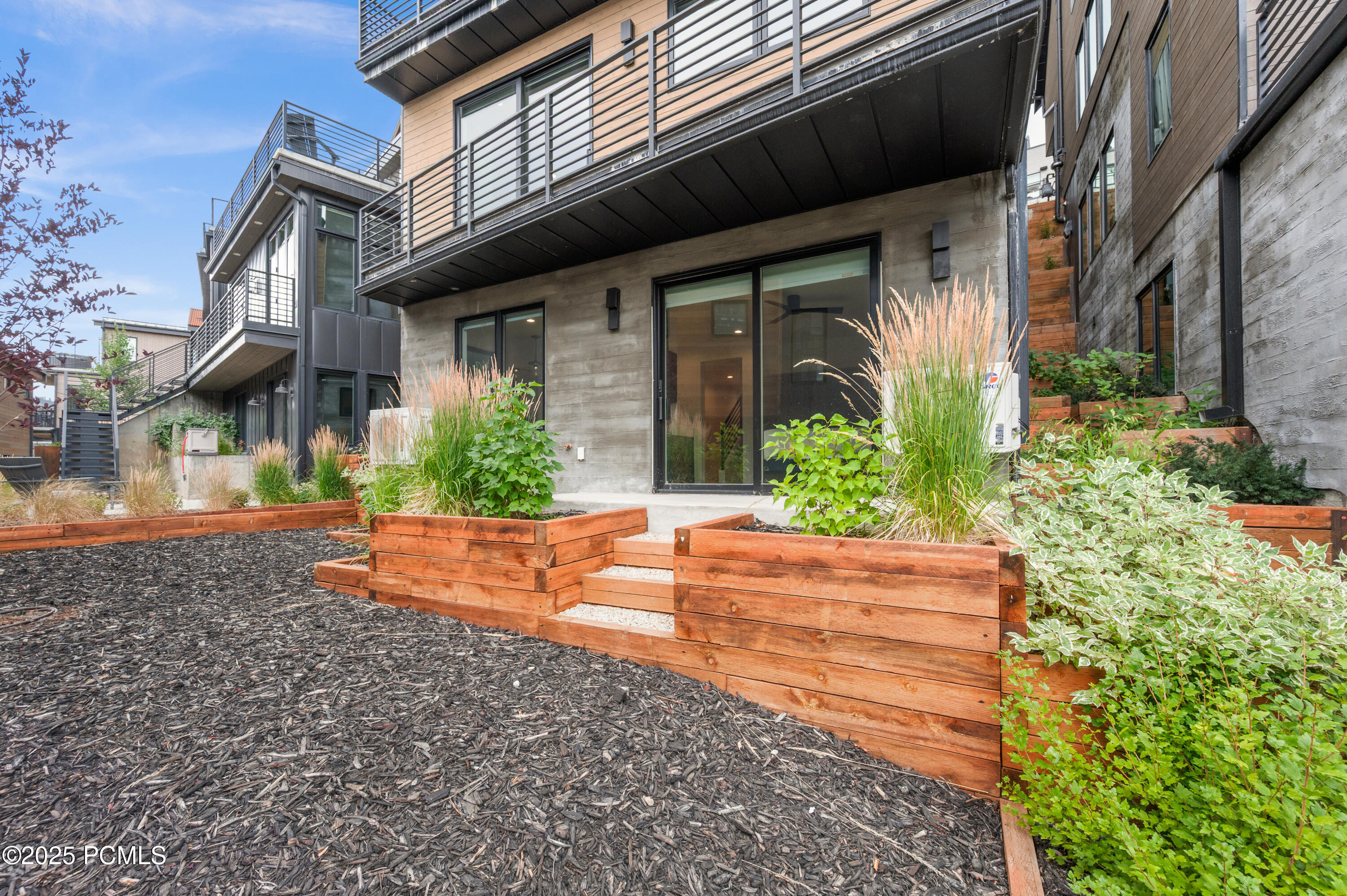 1252 Rothwell Road