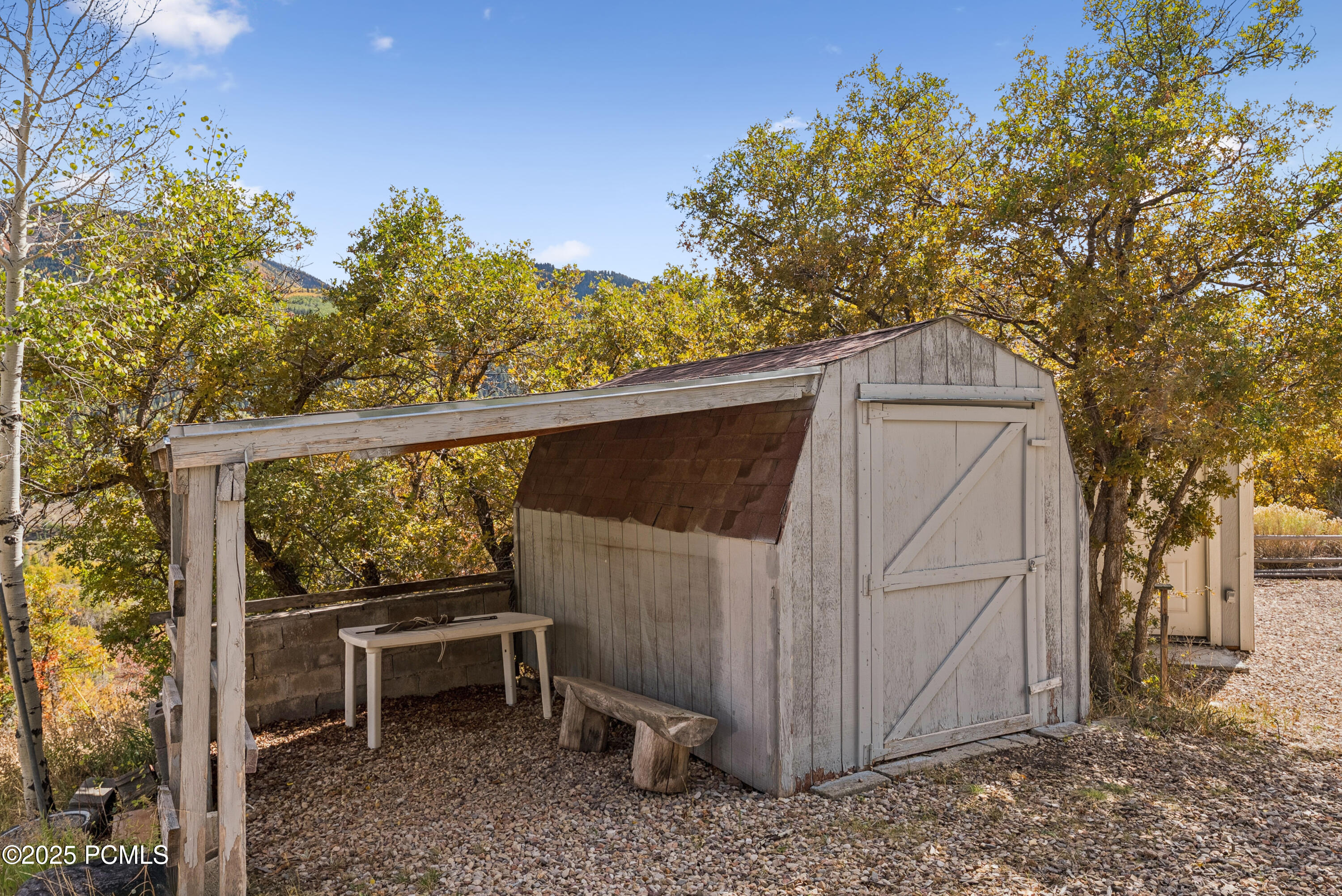 6025 Hoback
