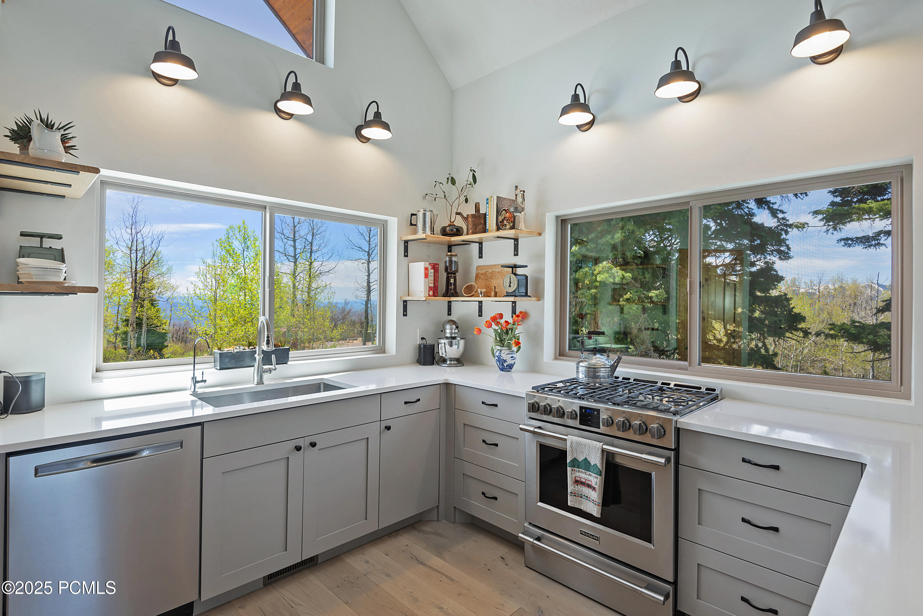 10941 N Hailes Loop Road