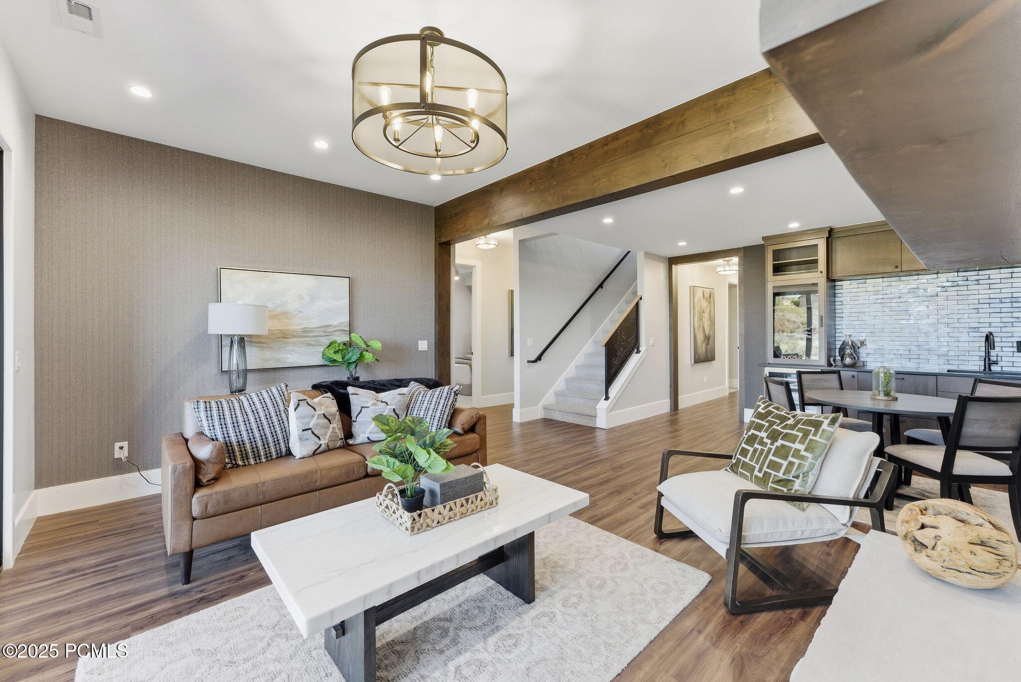 1385 E Lasso Trail