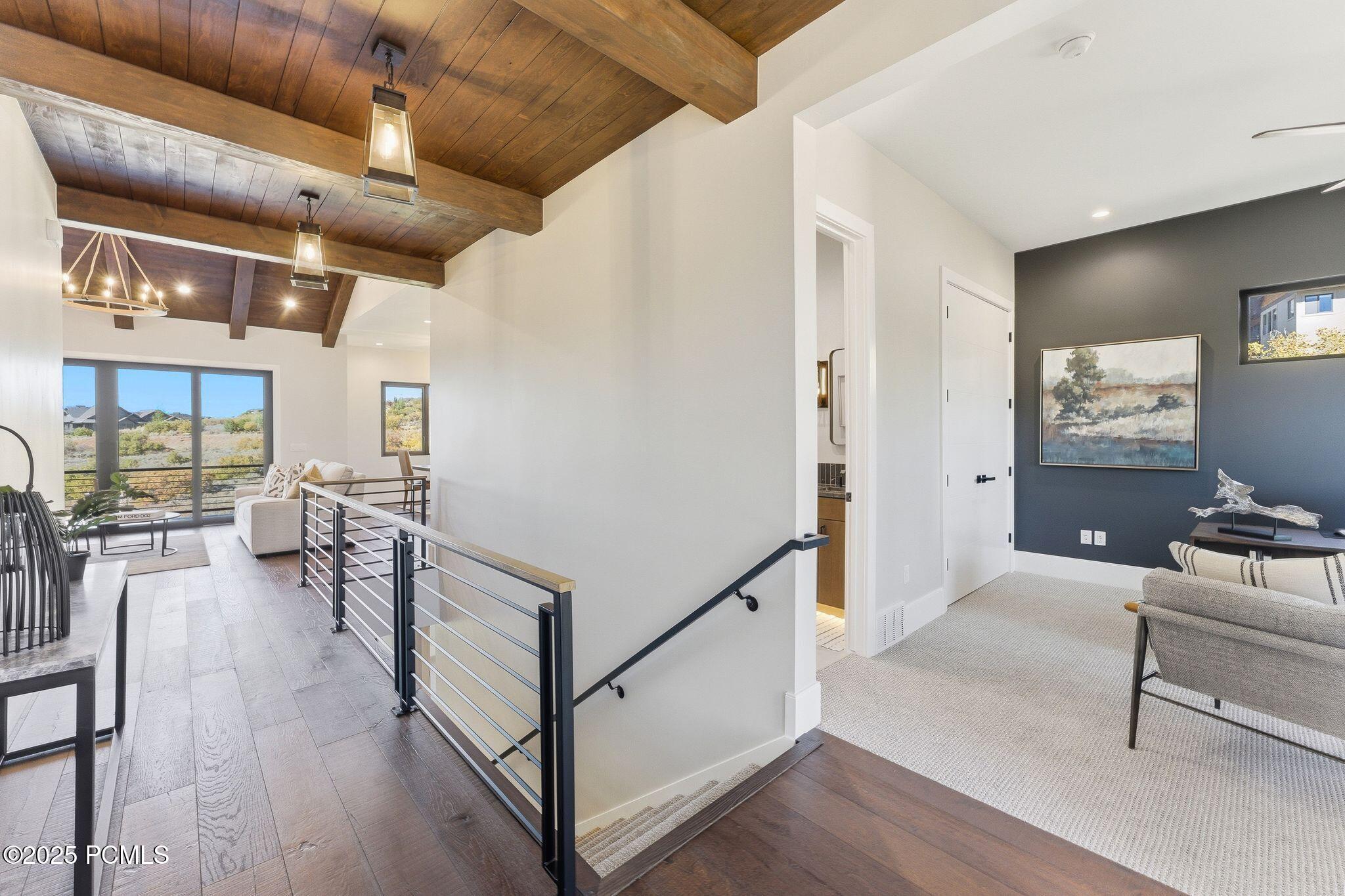 1385 E Lasso Trail