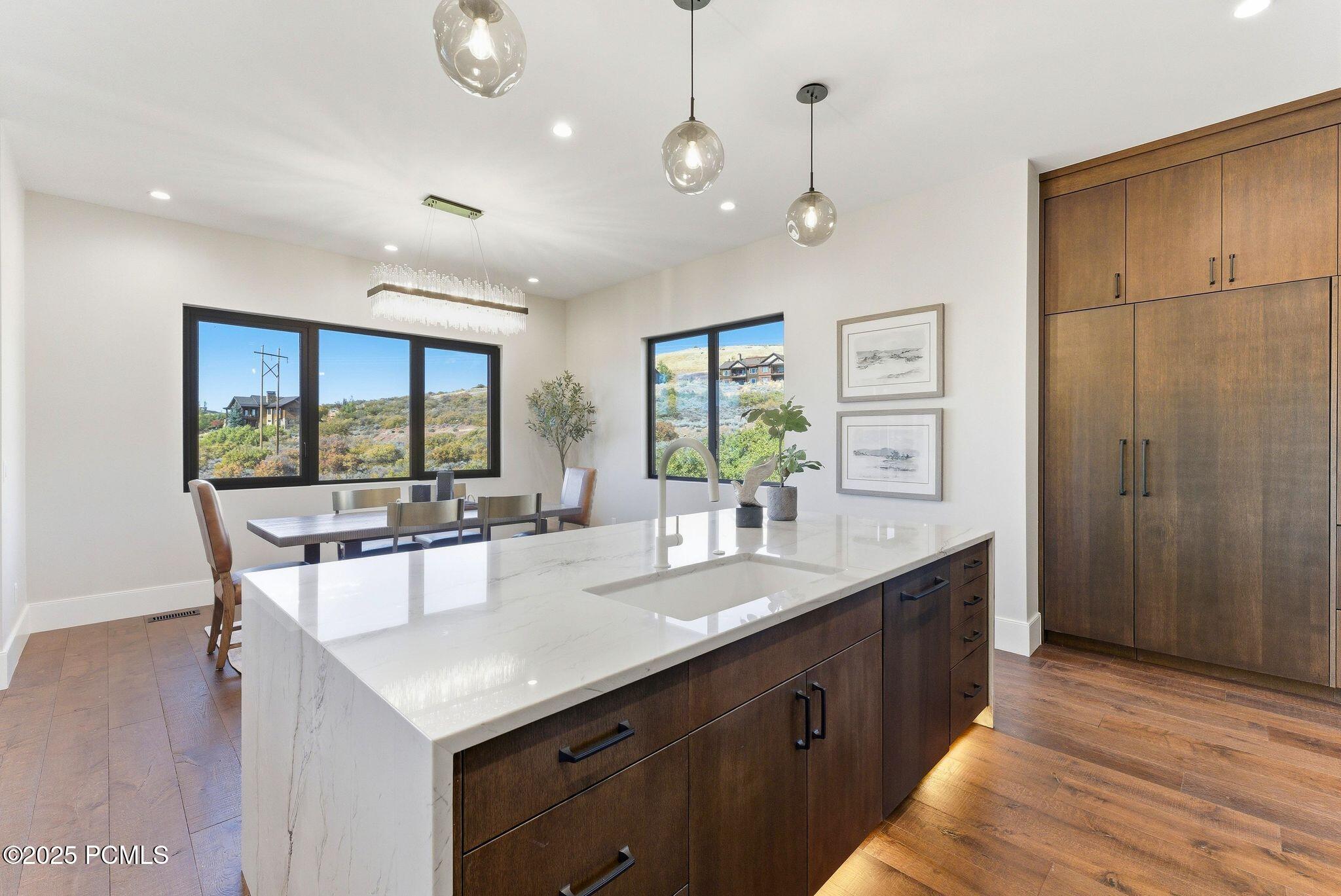 1385 E Lasso Trail