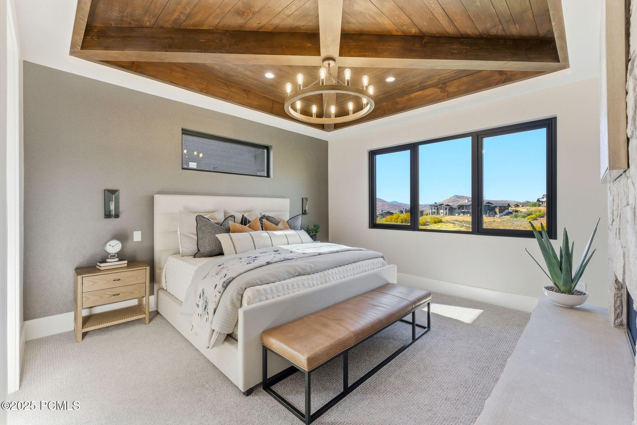 1385 E Lasso Trail