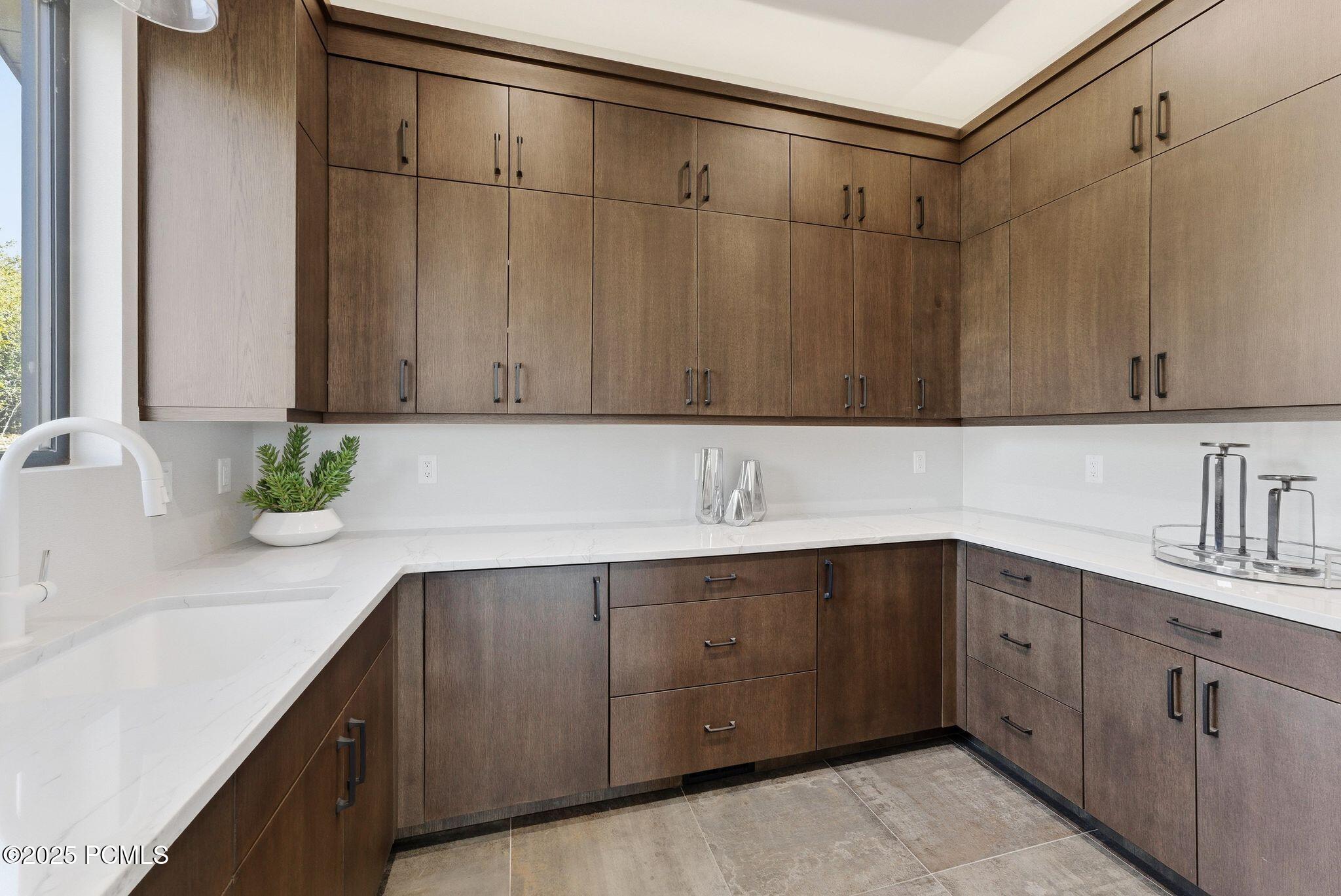 1385 E Lasso Trail
