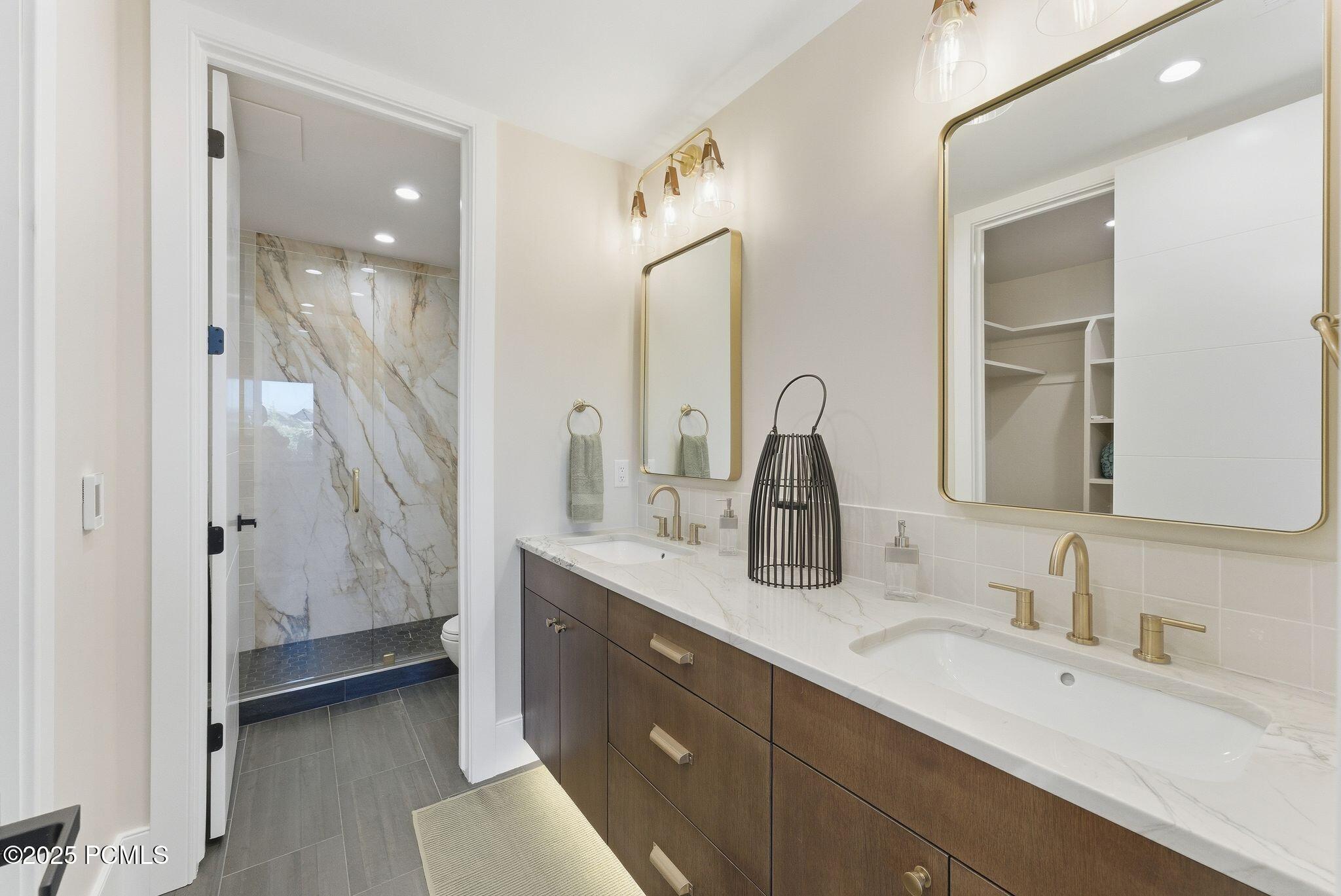 1385 E Lasso Trail