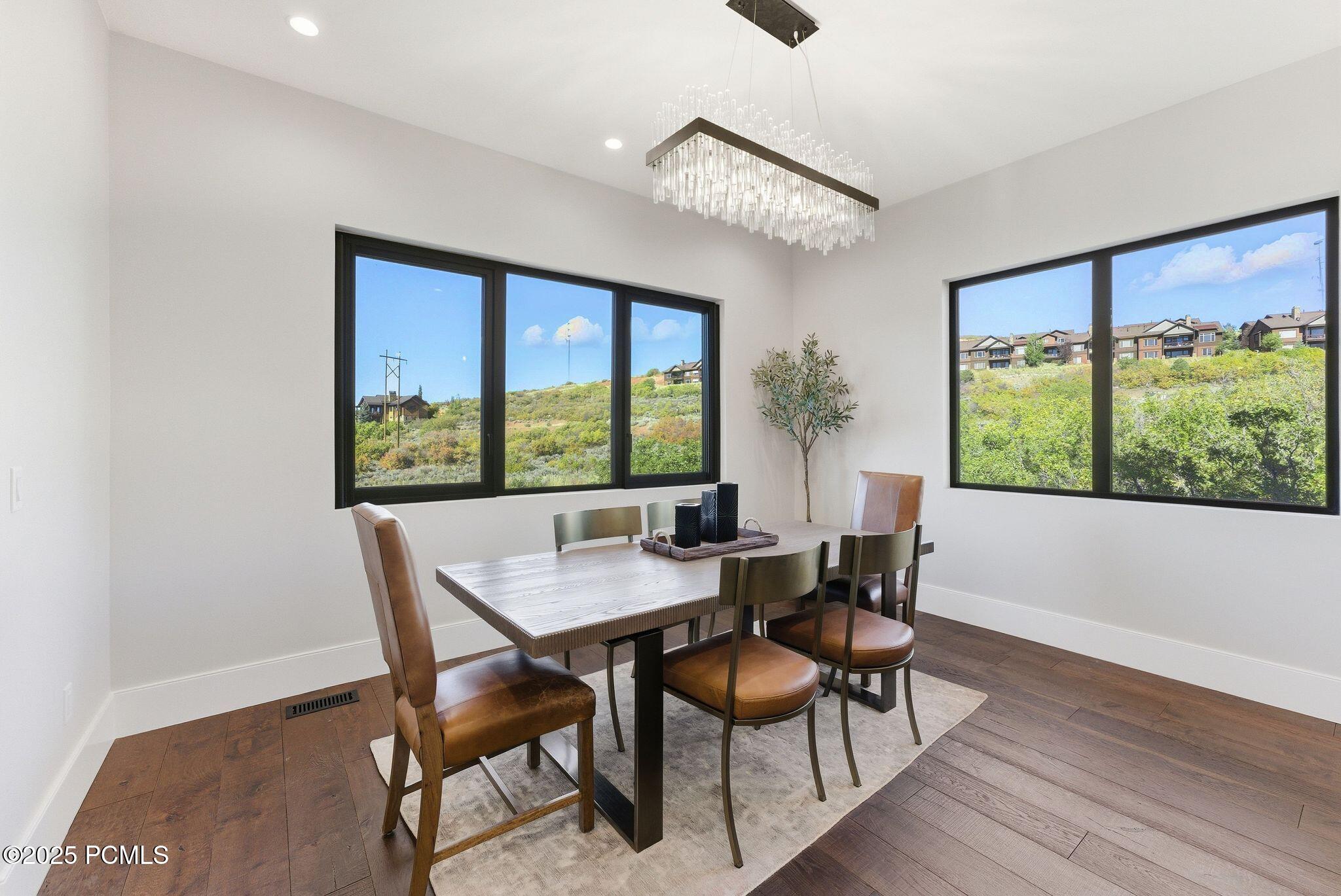 1385 E Lasso Trail