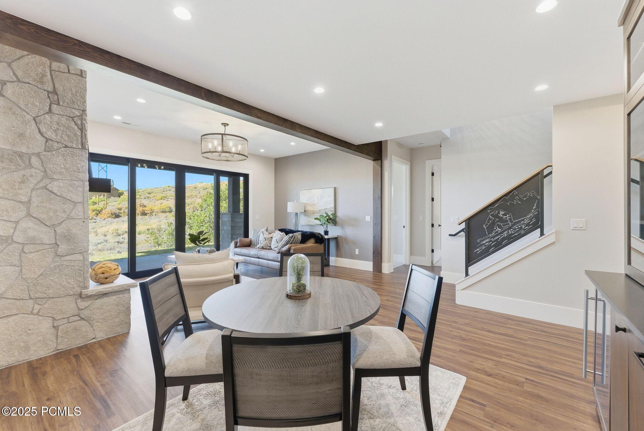 1385 E Lasso Trail