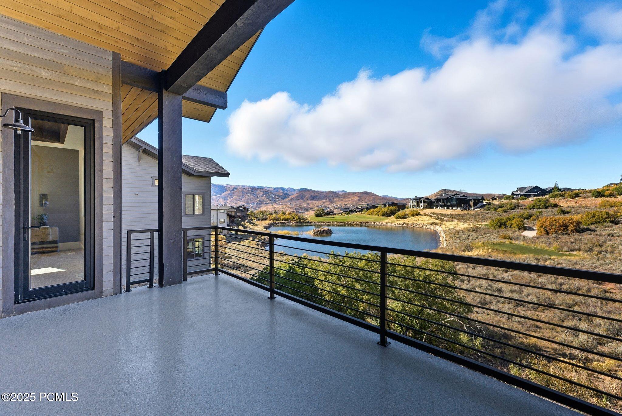 1385 E Lasso Trail