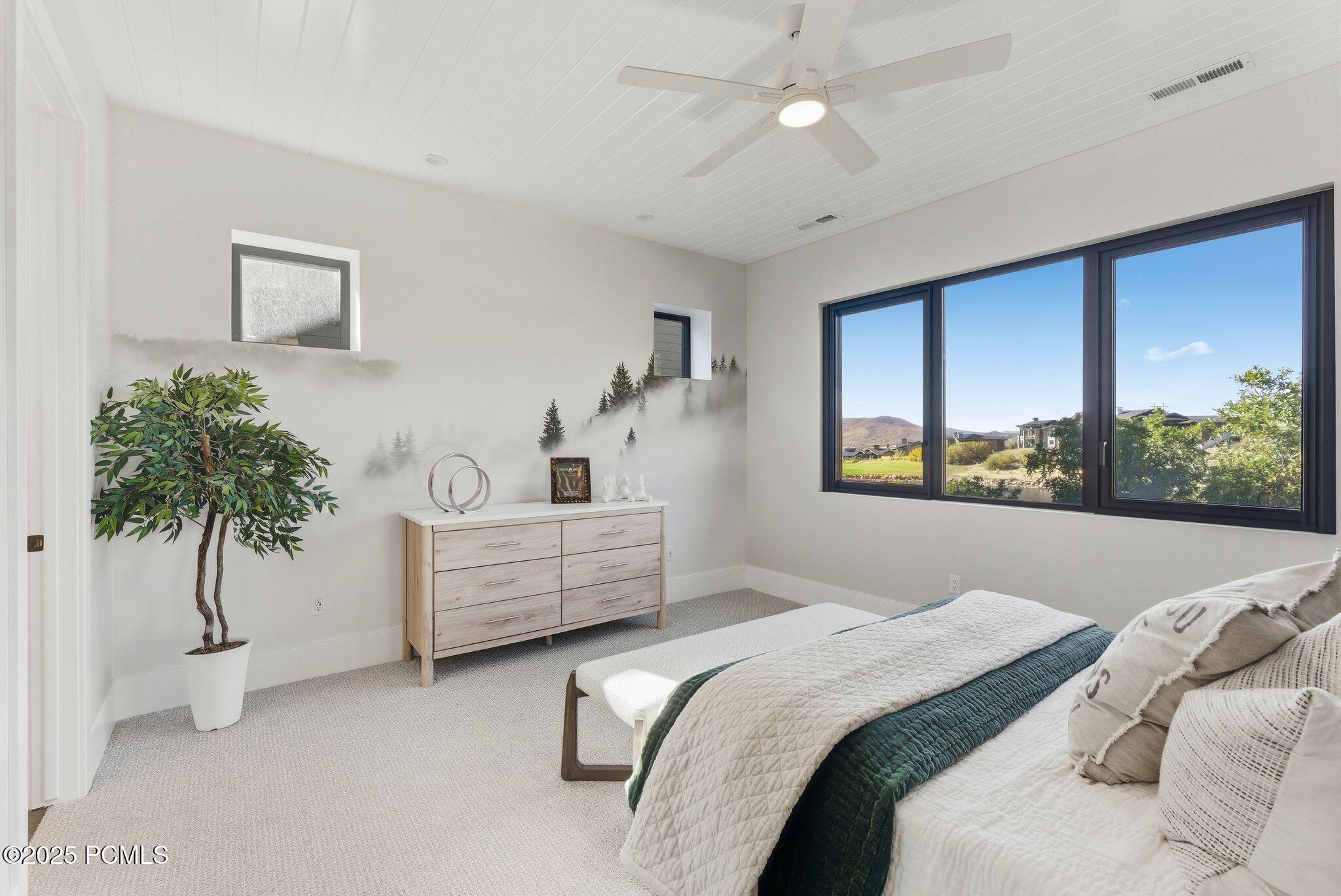 1385 E Lasso Trail