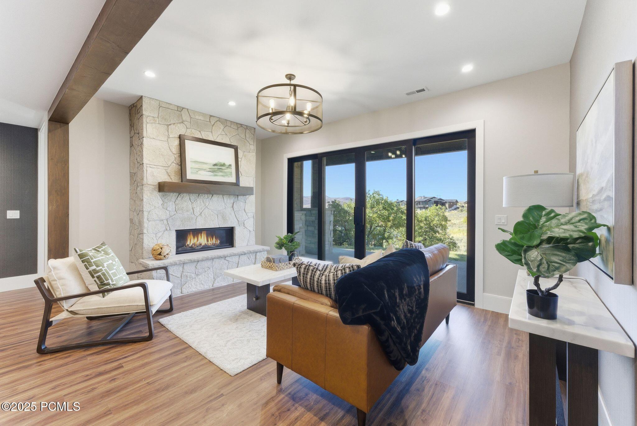 1385 E Lasso Trail