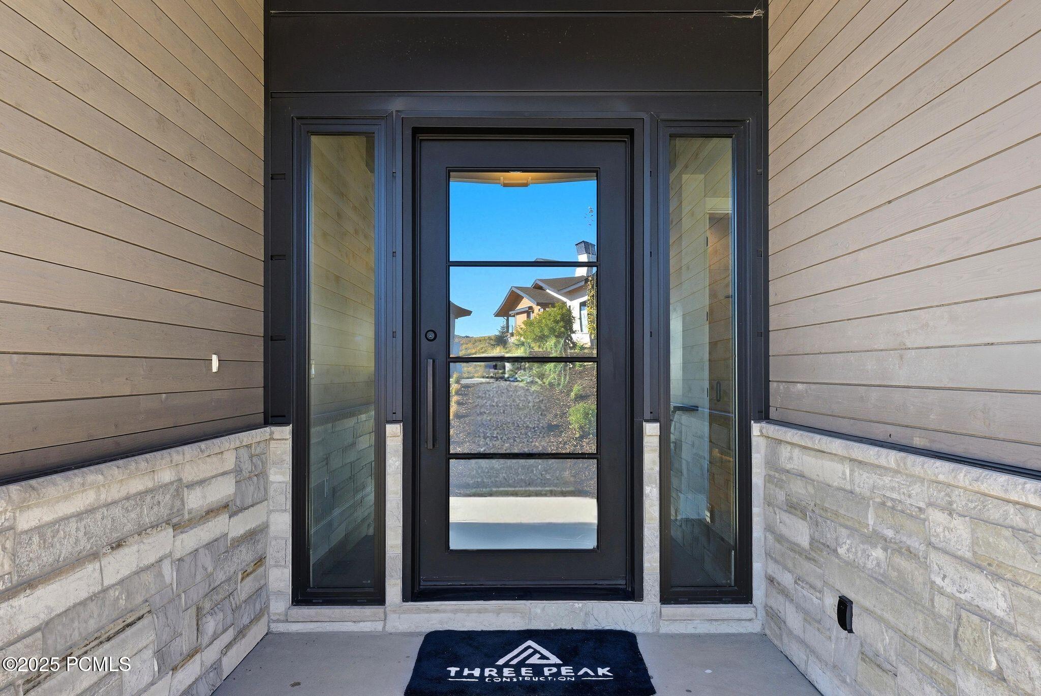1385 E Lasso Trail