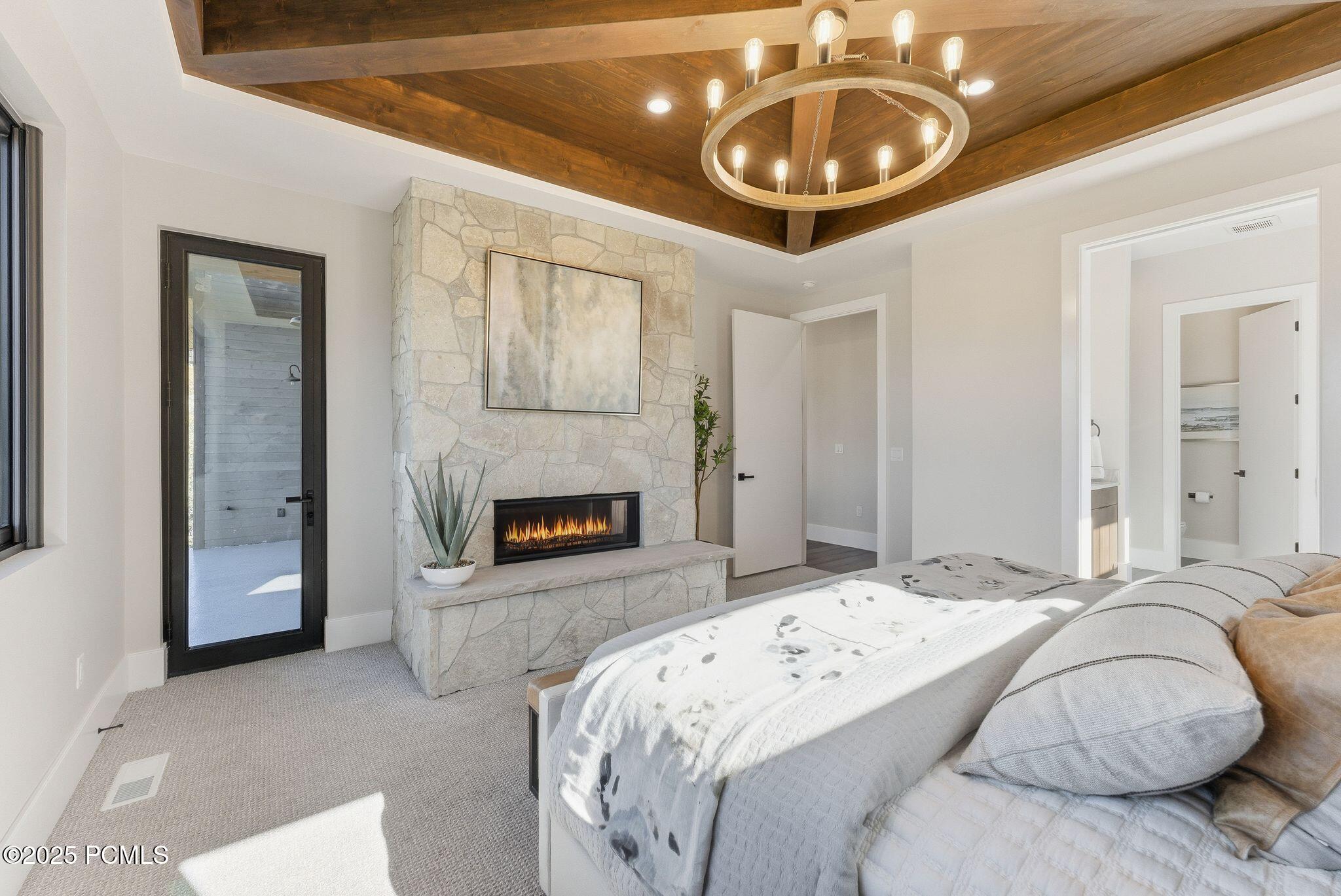 1385 E Lasso Trail