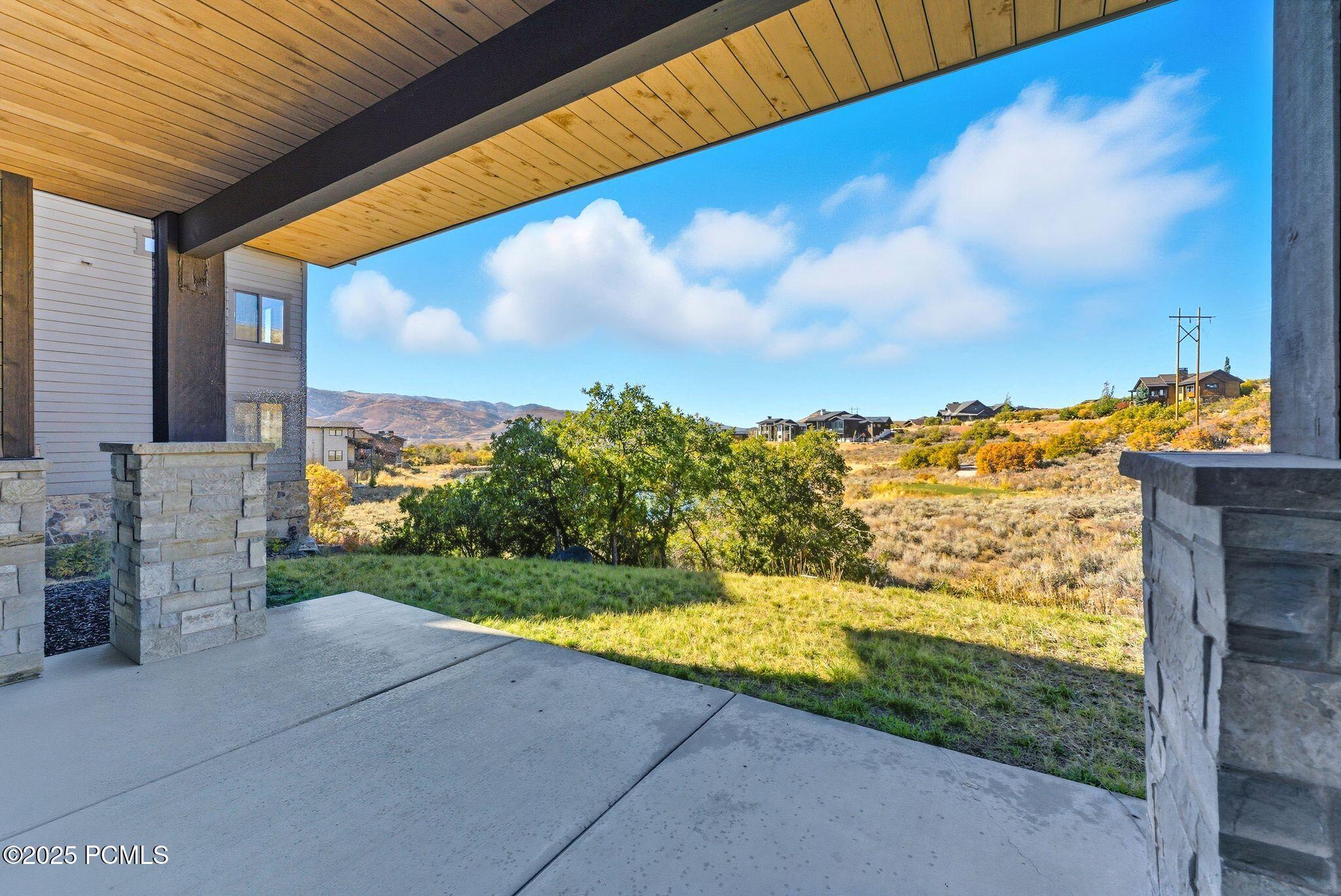 1385 E Lasso Trail