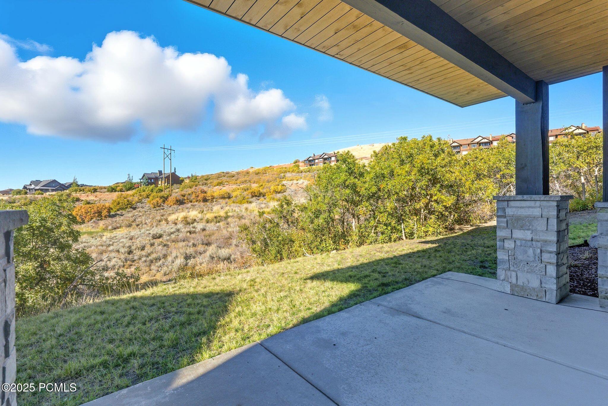 1385 E Lasso Trail