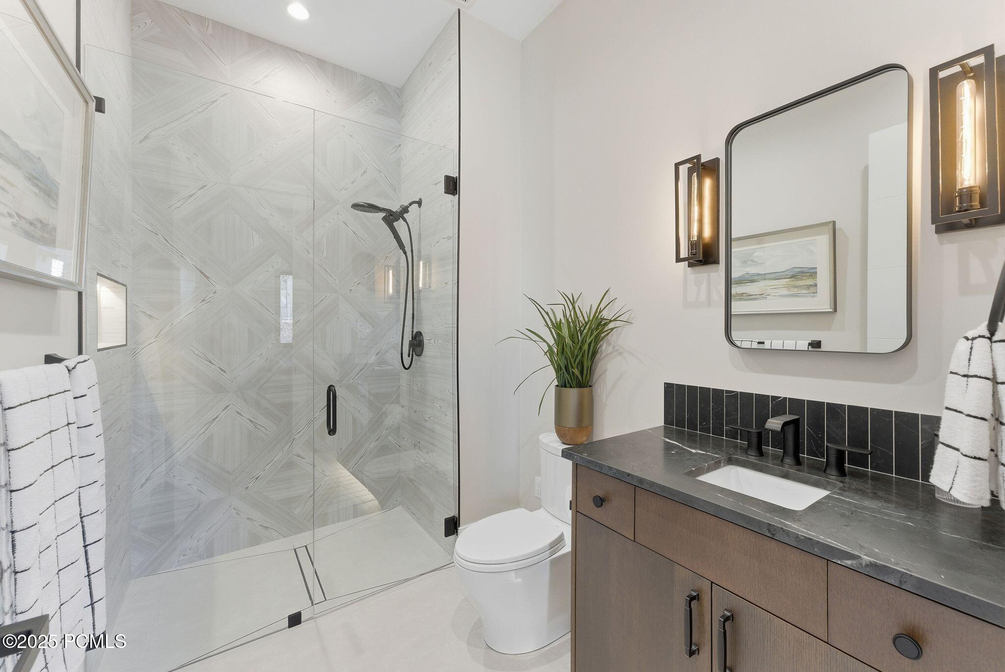 1385 E Lasso Trail