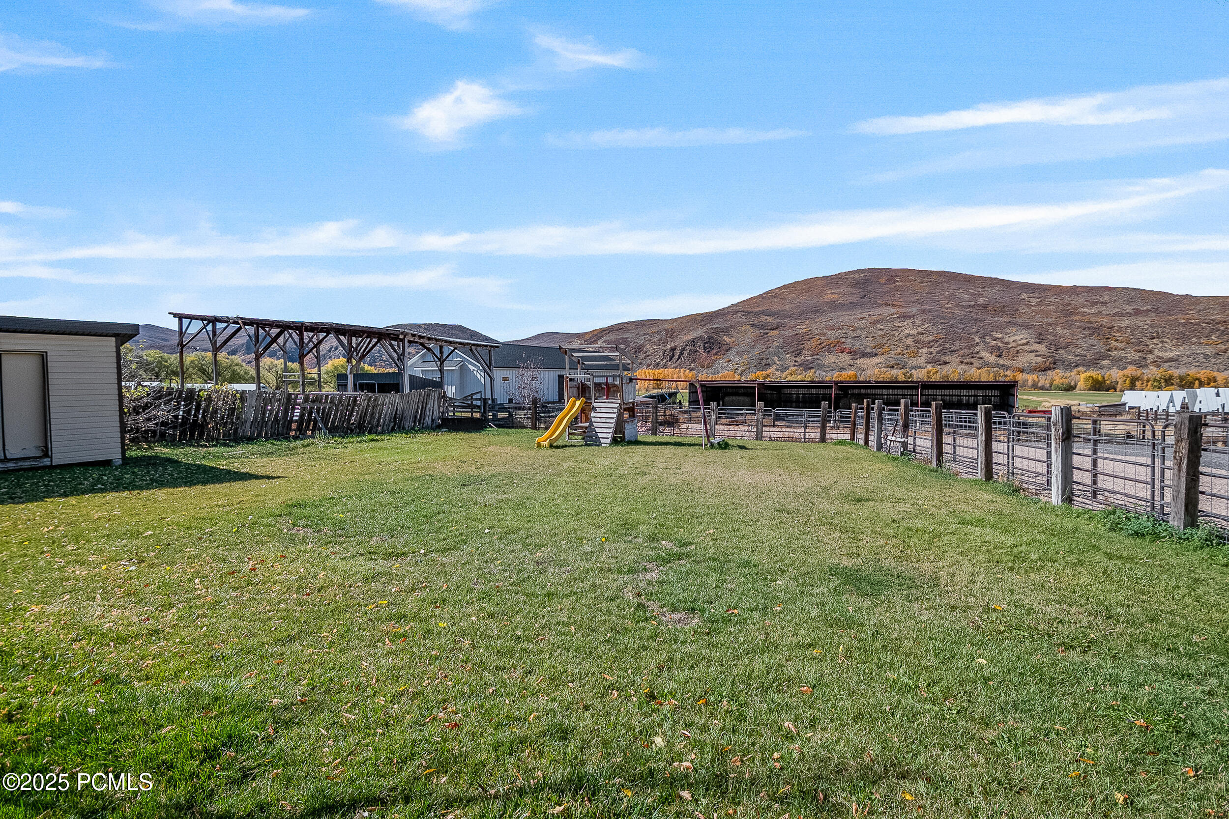 5661 N State Road 32, Peoa
