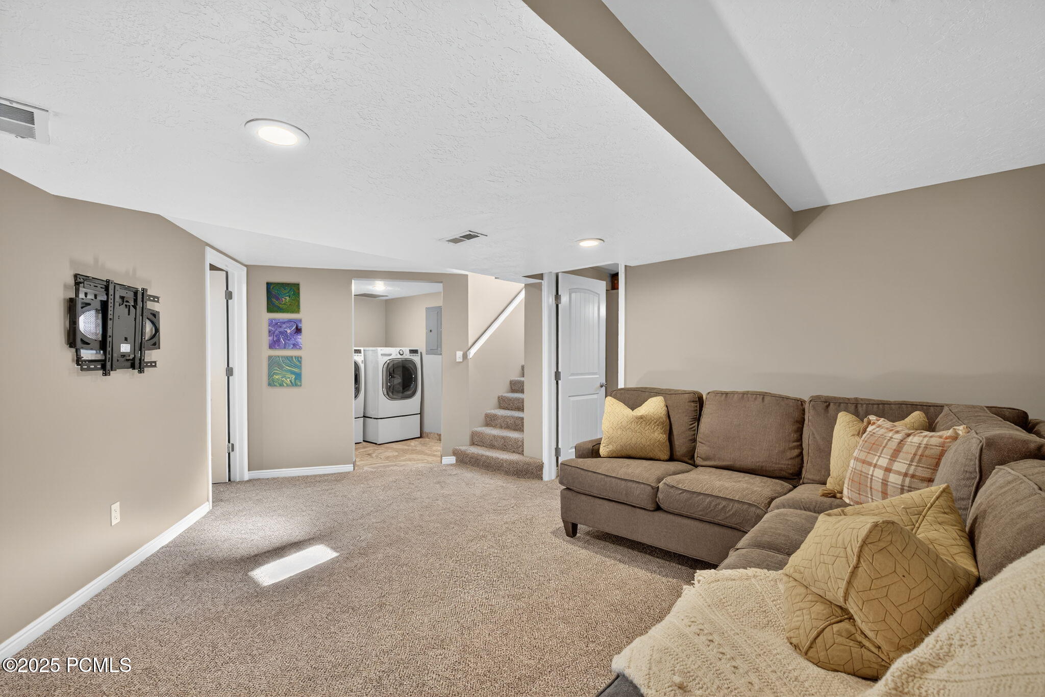 2719 S Imperial Street