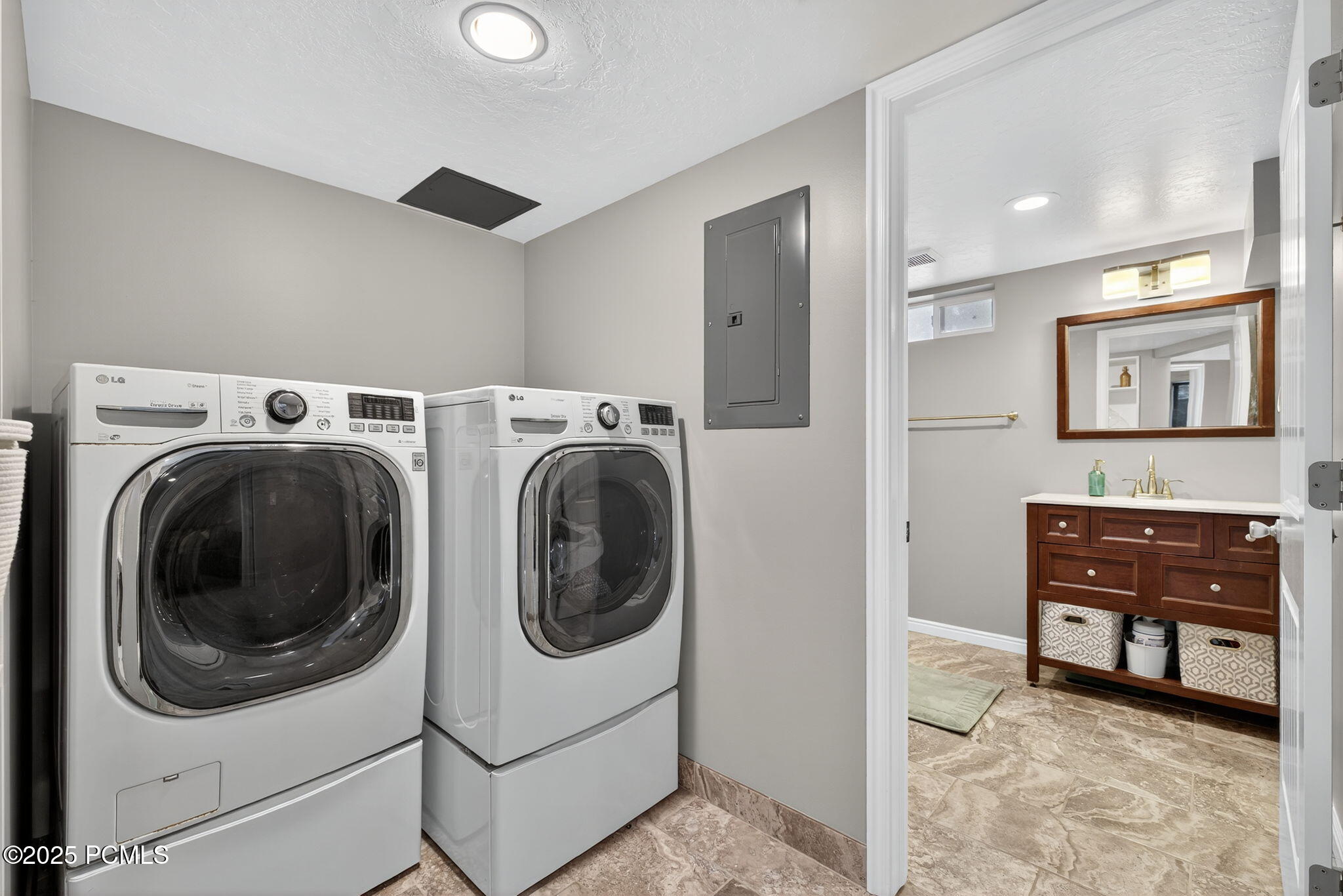 2719 S Imperial Street