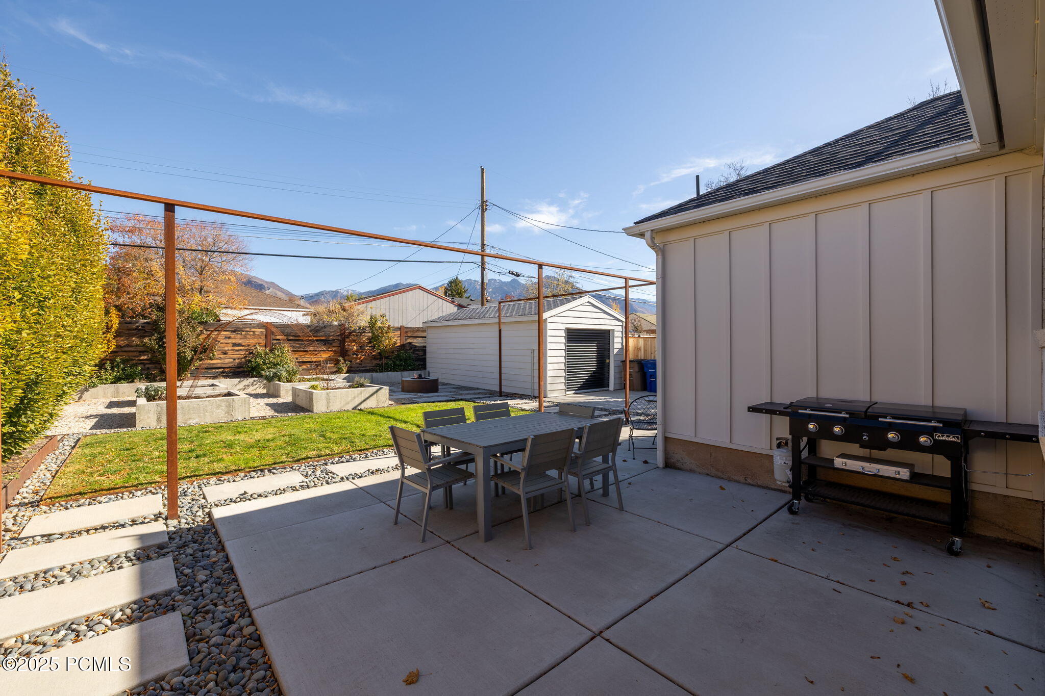 2719 S Imperial Street