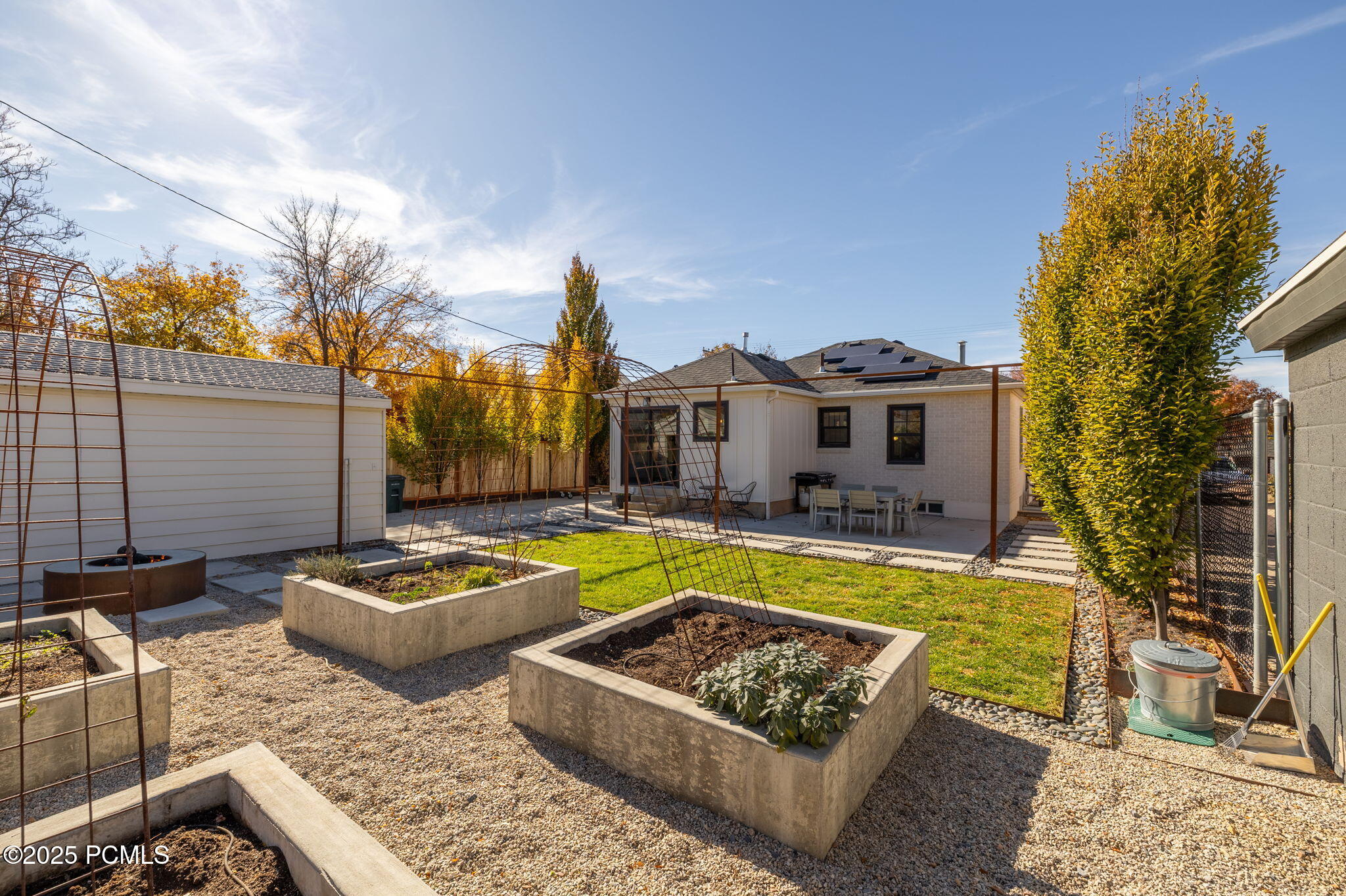 2719 S Imperial Street