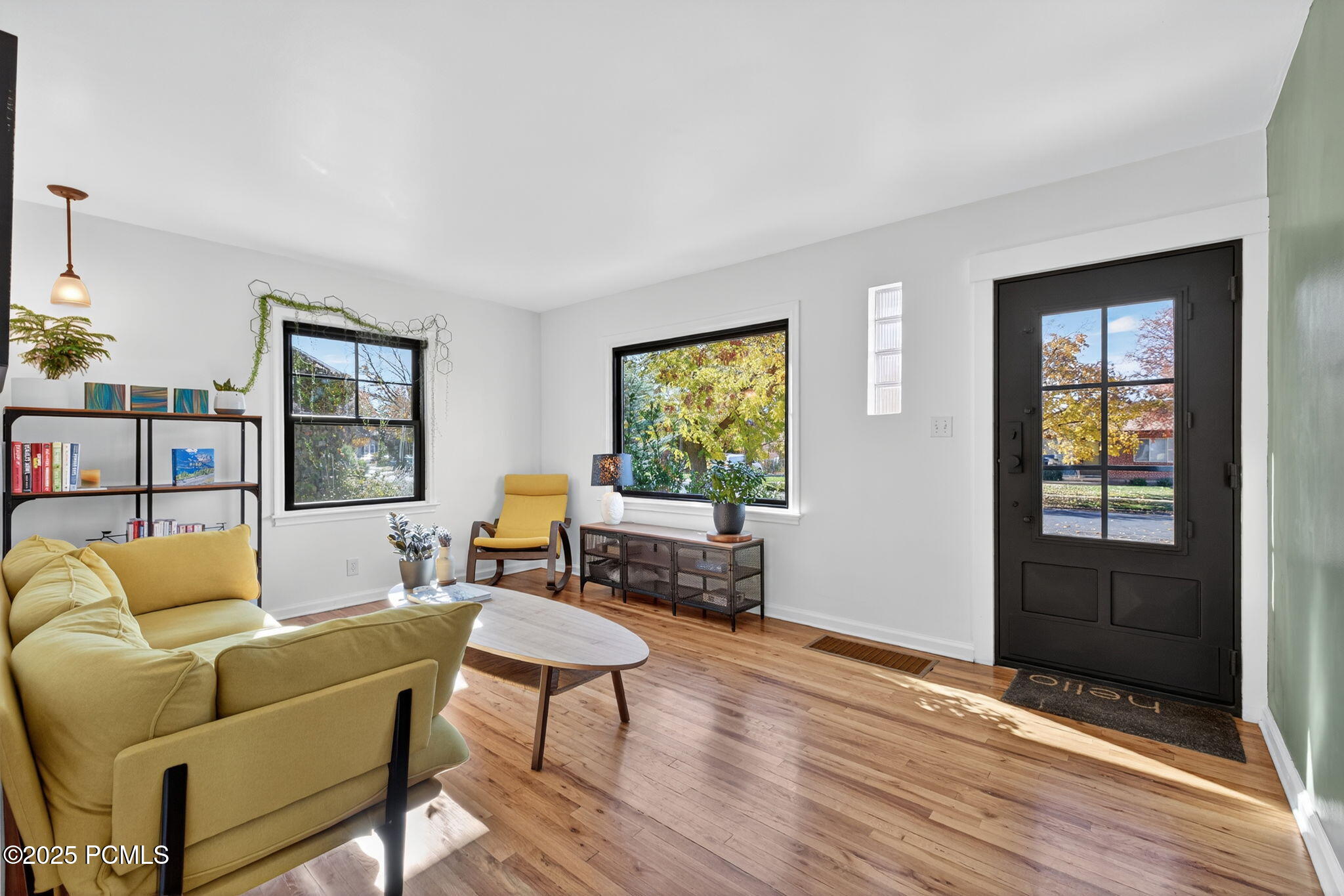 2719 S Imperial Street