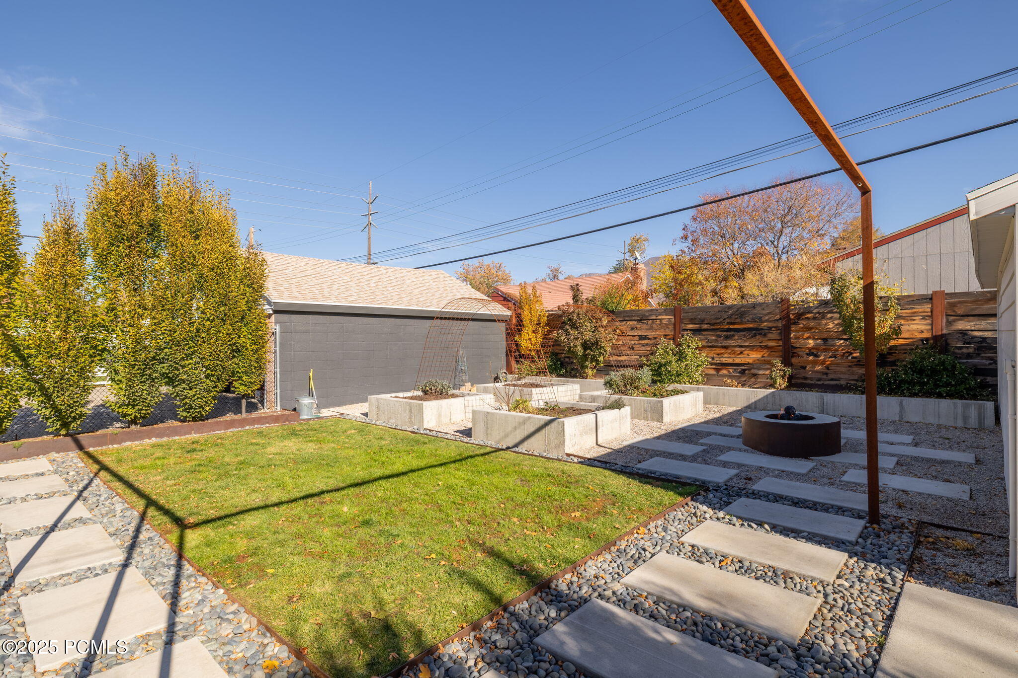 2719 S Imperial Street