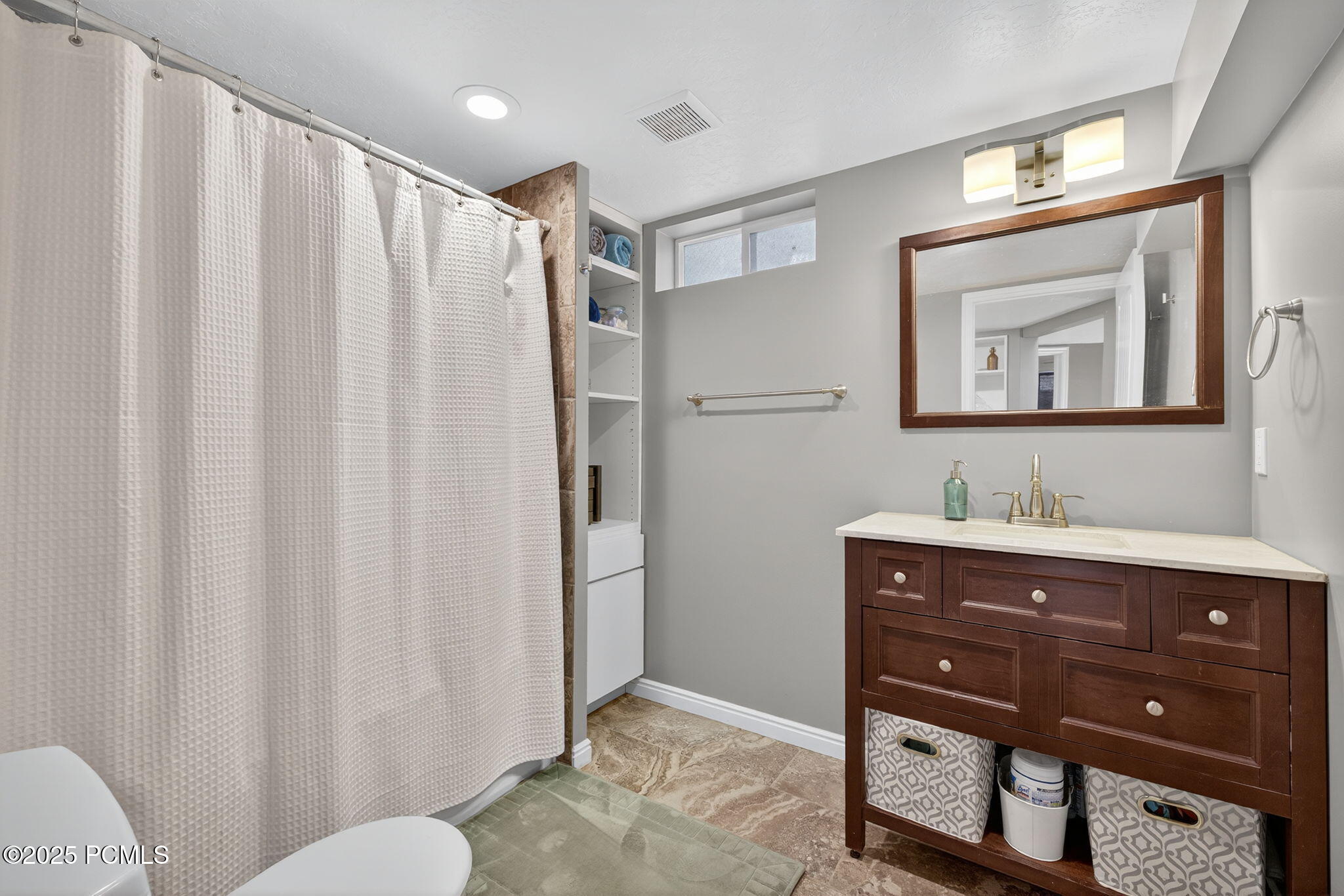 2719 S Imperial Street