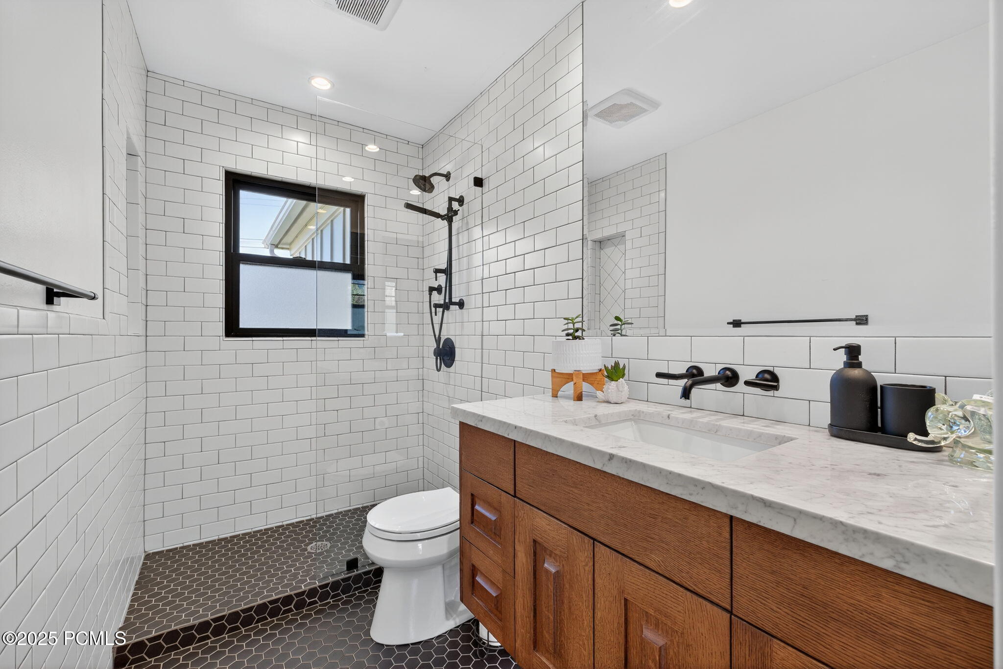 2719 S Imperial Street