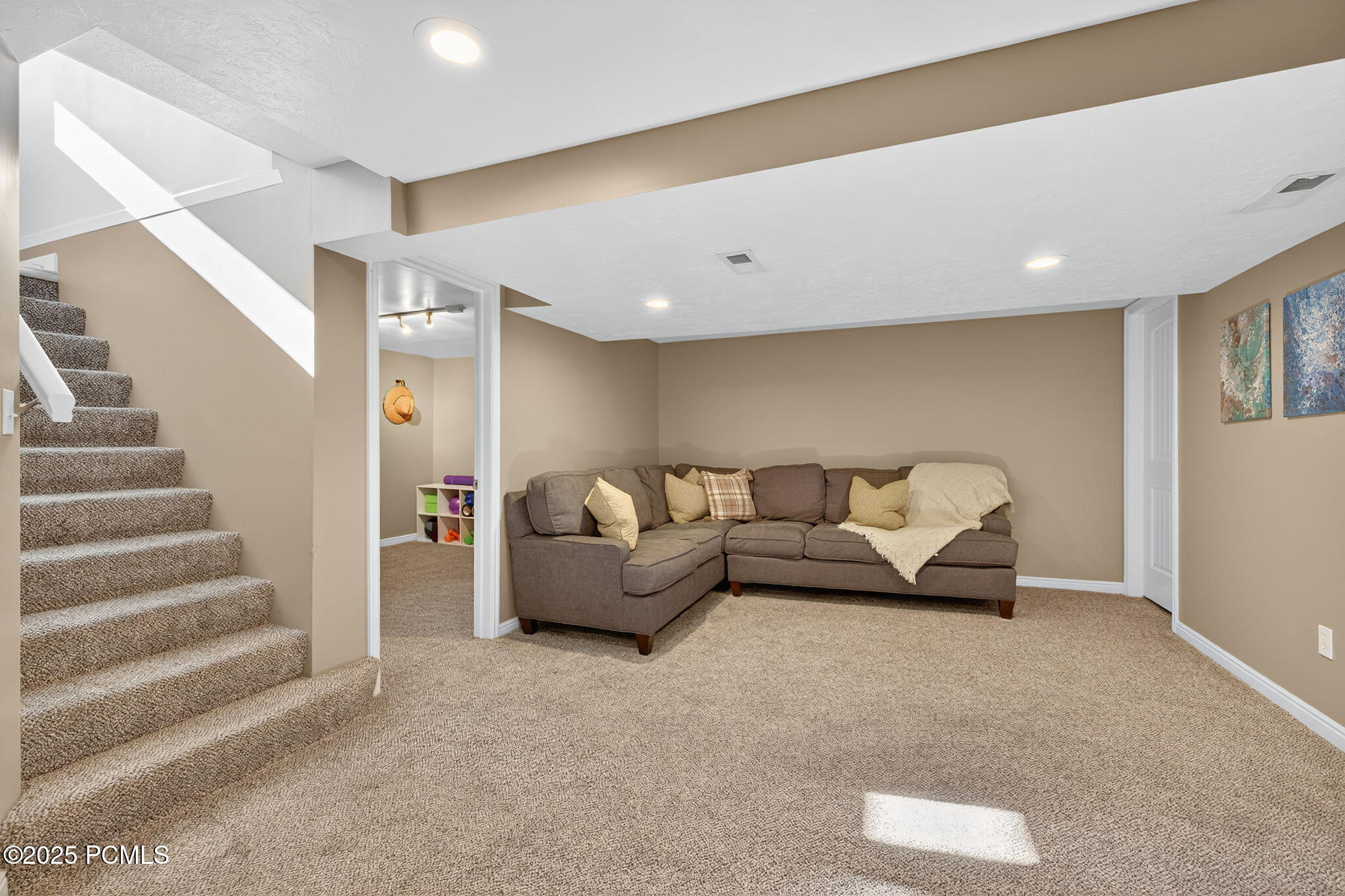 2719 S Imperial Street