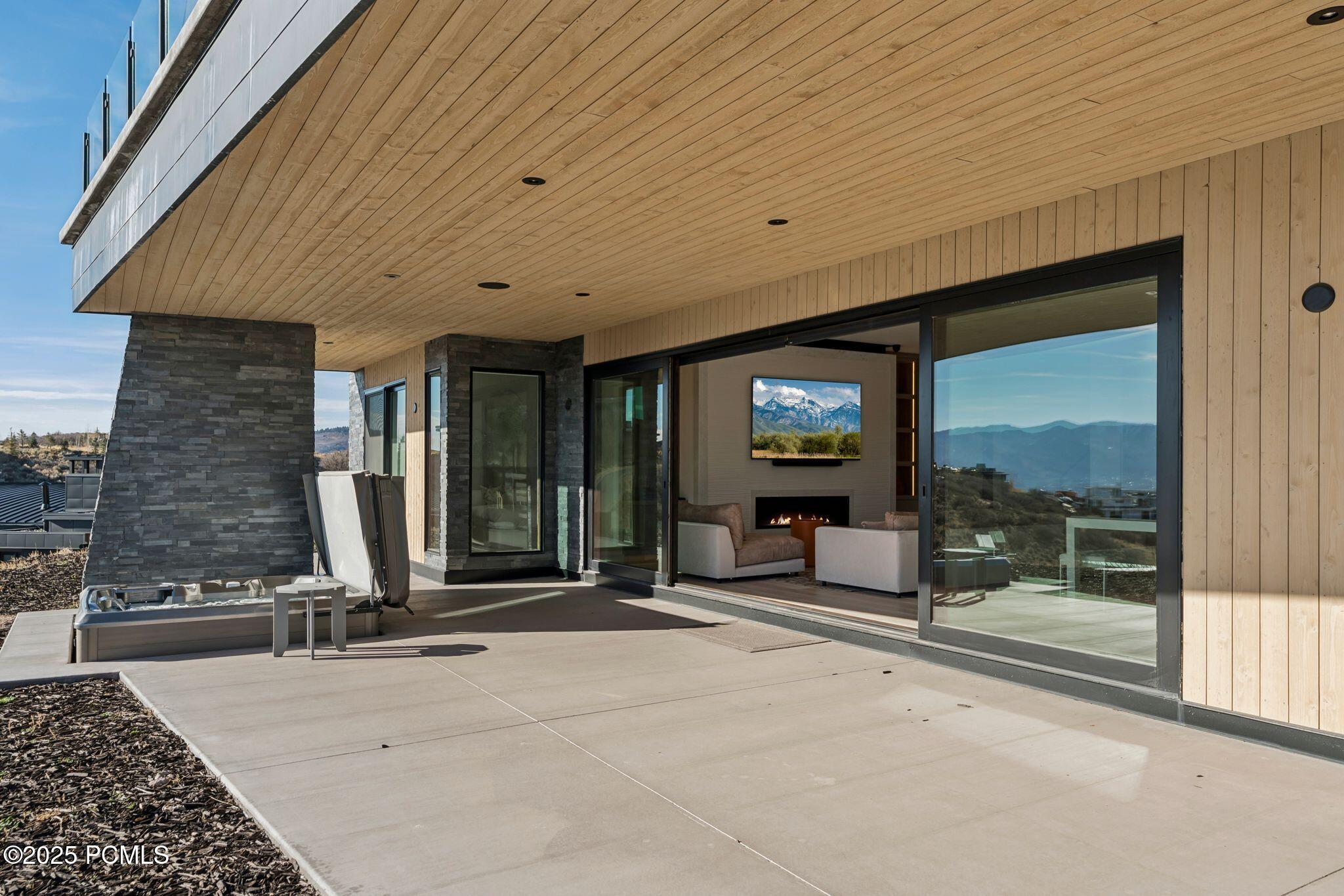 3404 E Wapiti Canyon Road