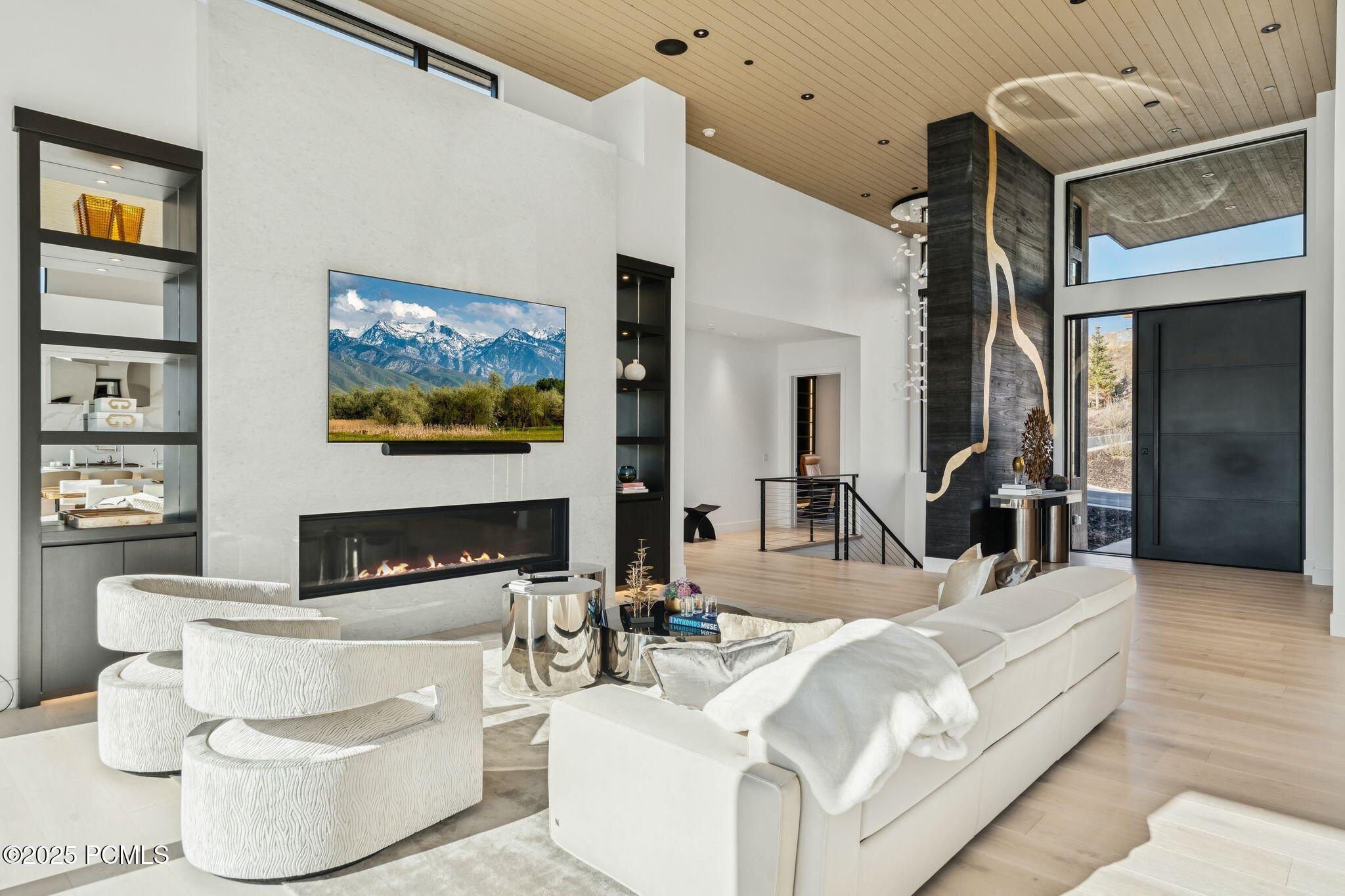 3404 E Wapiti Canyon Road