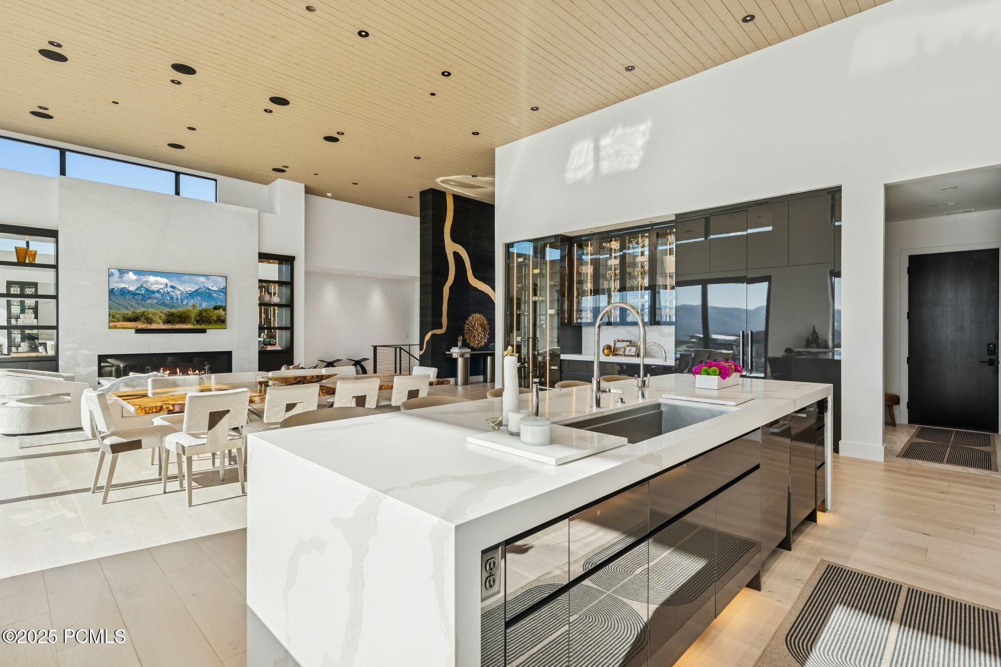 3404 E Wapiti Canyon Road