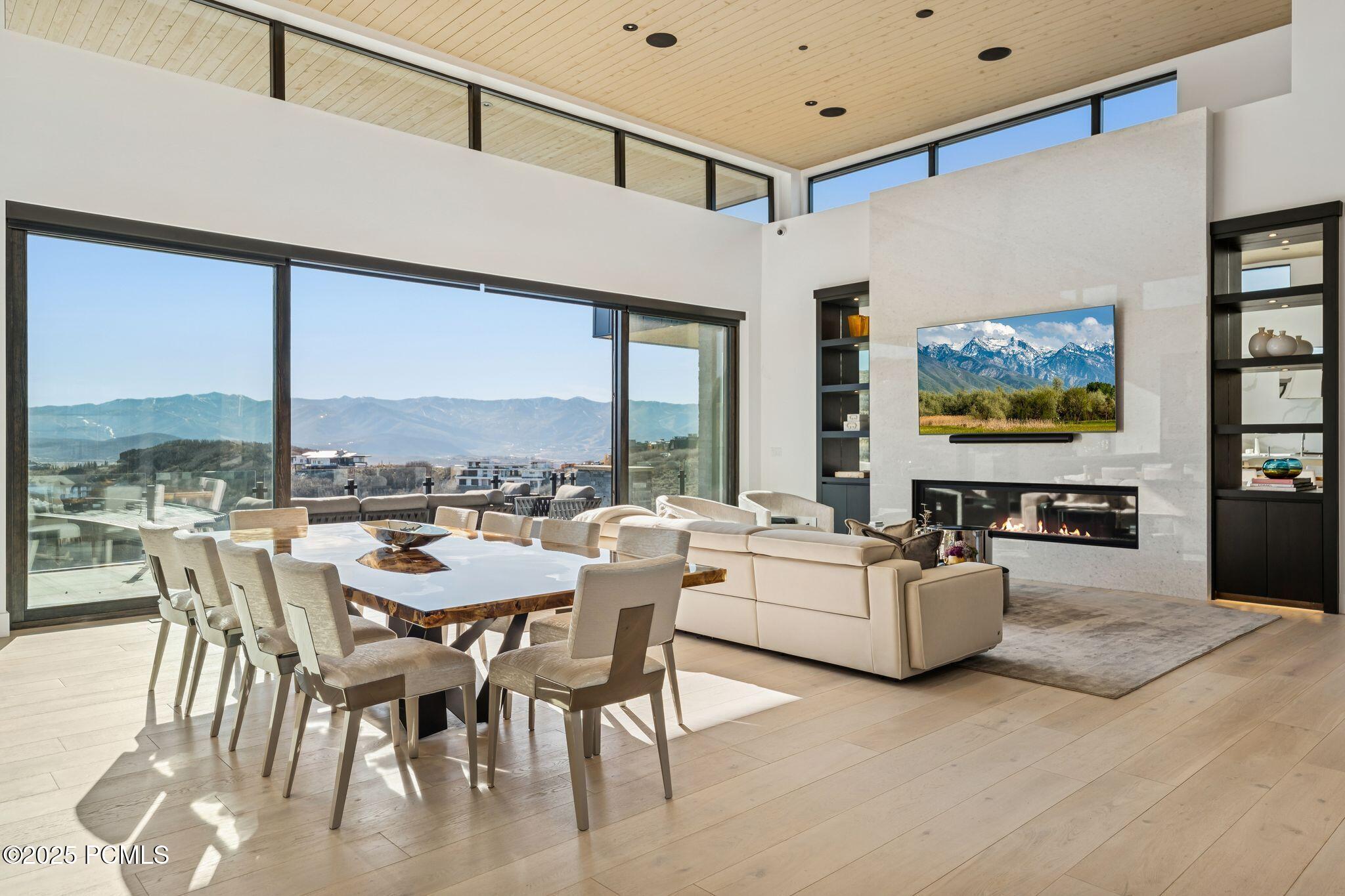 3404 E Wapiti Canyon Road