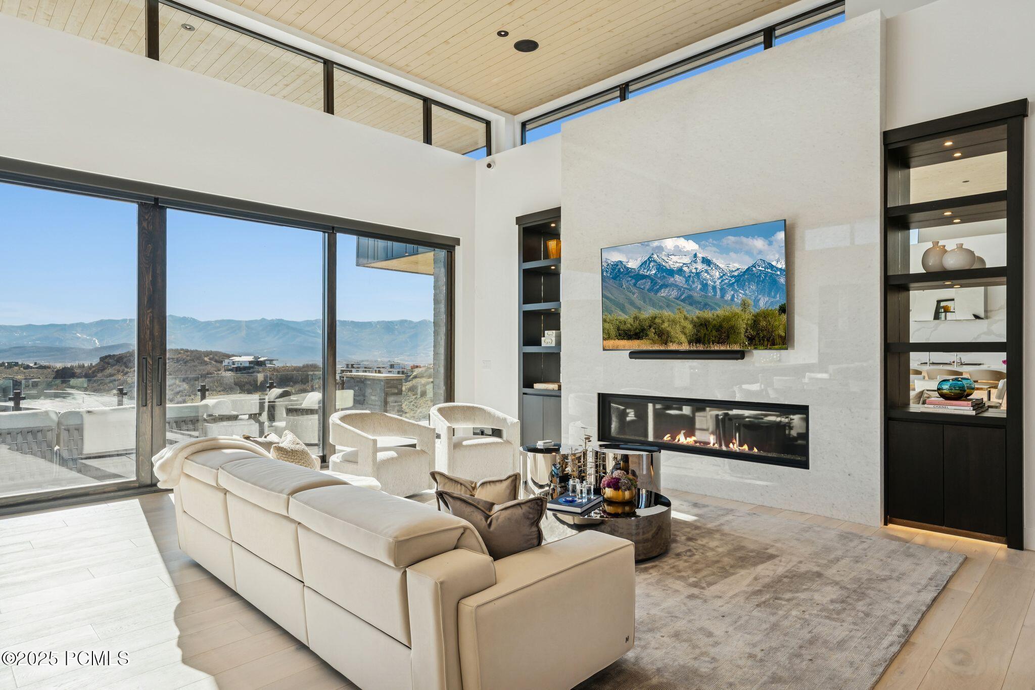 3404 E Wapiti Canyon Road