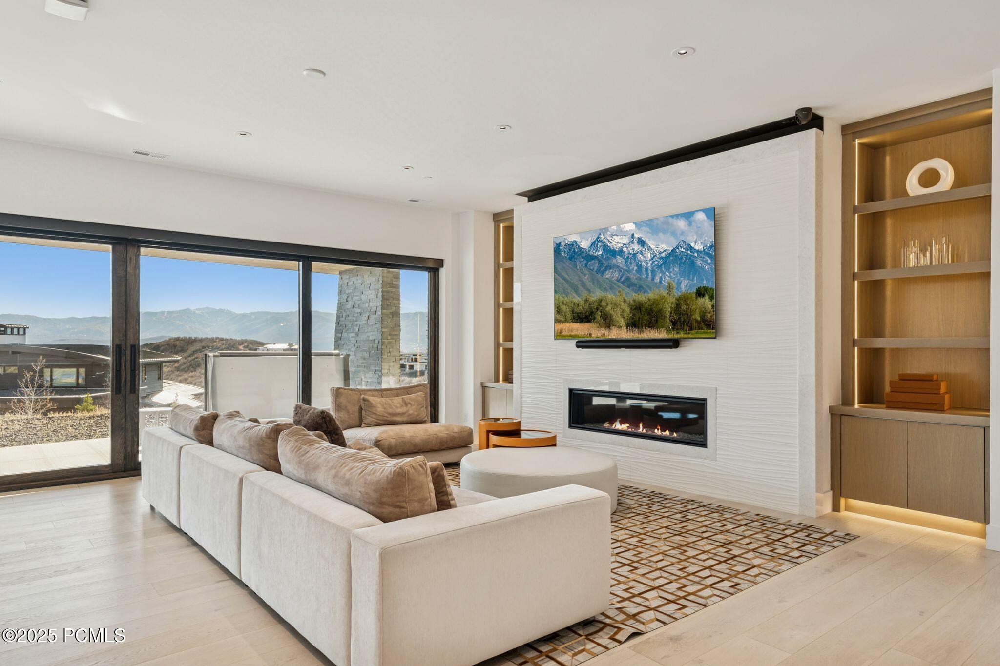 3404 E Wapiti Canyon Road