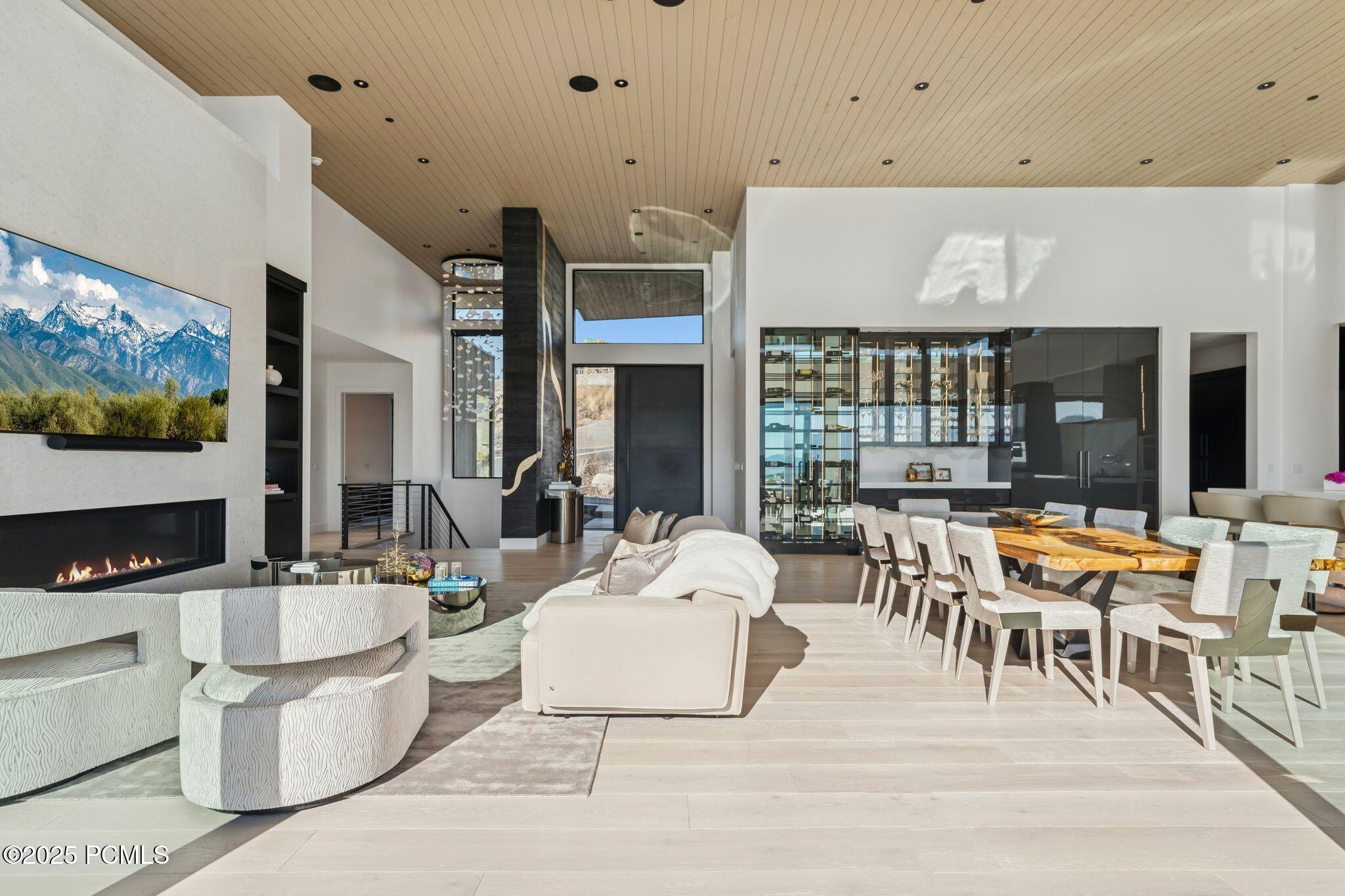 3404 E Wapiti Canyon Road