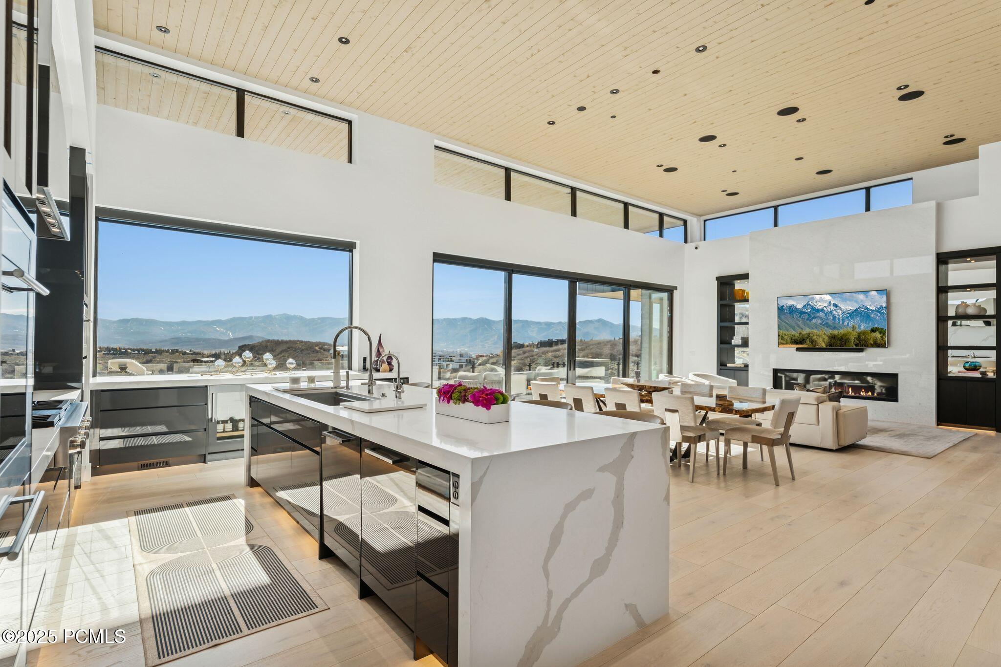 3404 E Wapiti Canyon Road