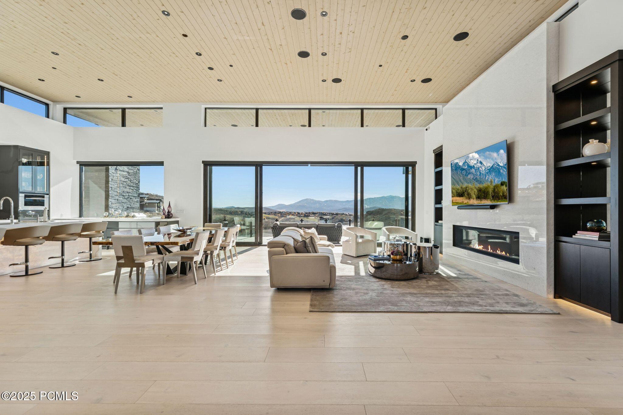 3404 E Wapiti Canyon Road