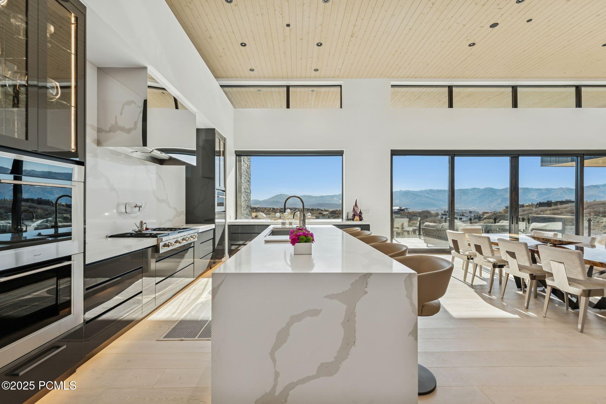 3404 E Wapiti Canyon Road