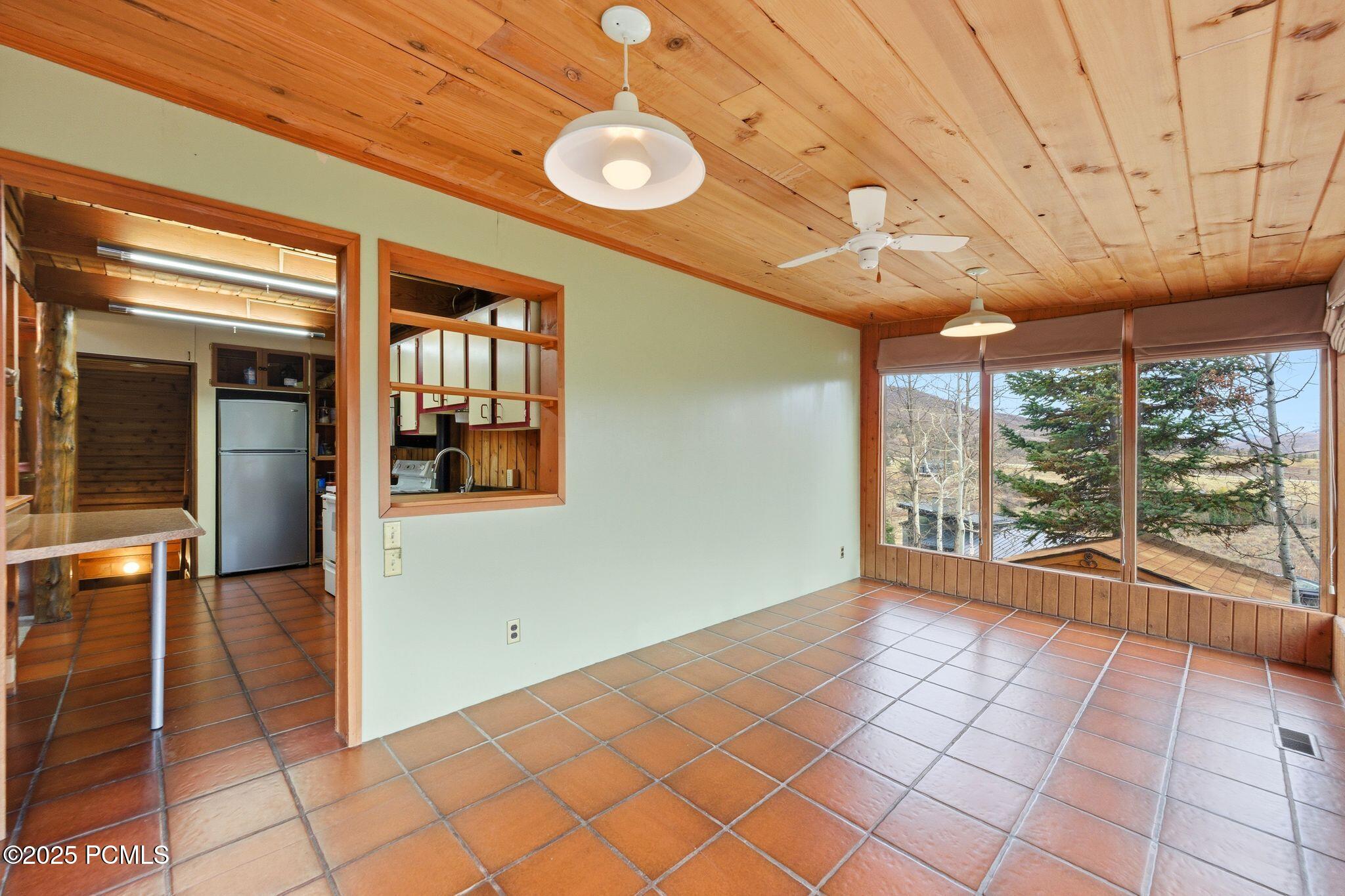 4915 W Ponderosa Drive