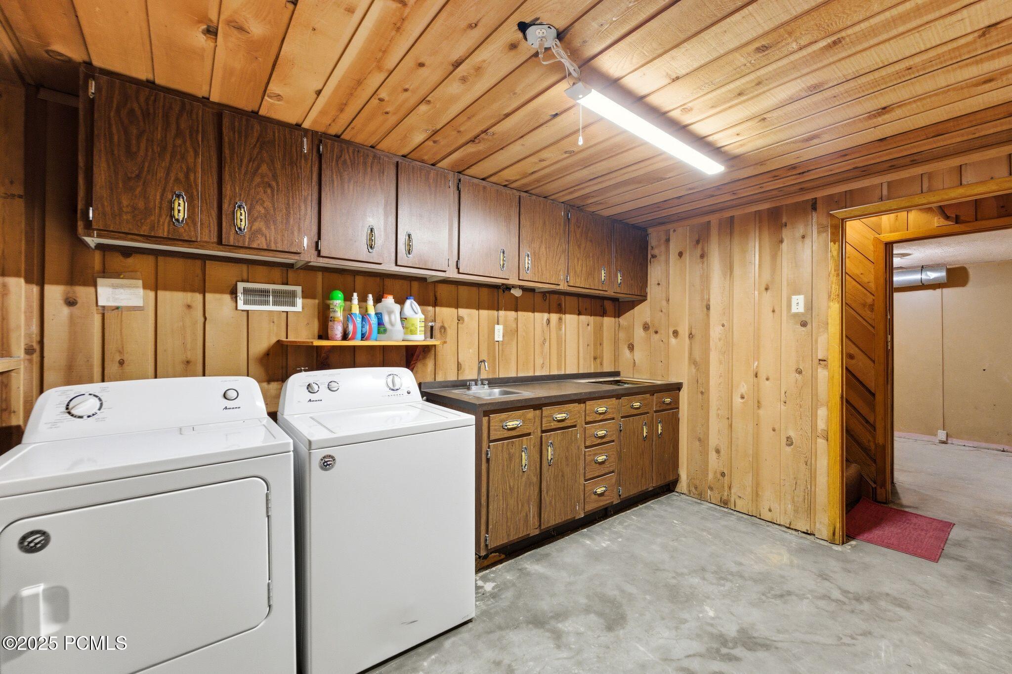 4915 W Ponderosa Drive